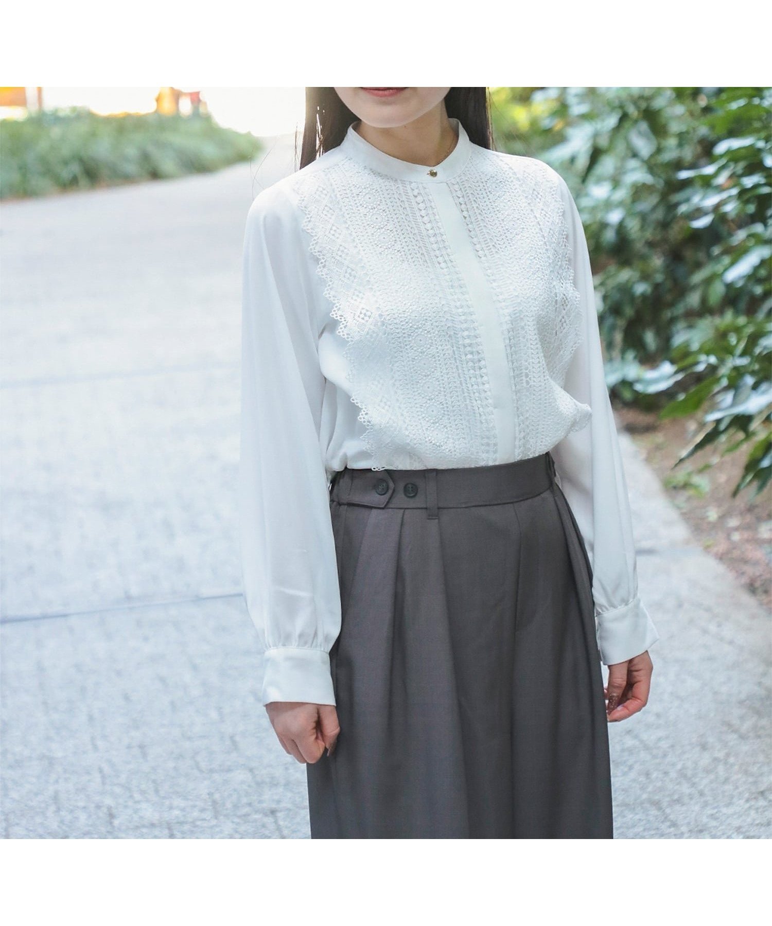 【ビームス ハート/BEAMS HEART】のフロントレース ブラウス 26SS セレモニー 入学 入園 卒業 卒園 ママスーツ 七五三 通勤 オフィススタイル オンオフ兼用 フォーマル きれいめ ビームスセレモニー2026 長袖 万能 人気、トレンドファッション・服の通販 founy(ファニー) 　ファッション　Fashion　レディースファッション　Fashion for Women　トップス・カットソー　Cut & Sew Tops　シャツ・ブラウス・オフィスカジュアル　Elegant Blouses & Button-Ups　インナー　Innerwear　カーディガン　Cardigan, Knitwear　シンプル　Simple, Minimal　ジャケット　Jacket, Outerwear　スマート　Smart, Elegant　スーツ　Suit, Formalwear　とろみ　Fluid, Flowy Fabric　タイトスカート　Pencil Skirt, Tight Skirt　長袖　Long Sleeve, Full Sleeve　バランス　Balance, Style Balance　フォーマル　Formal, Dressy　フロント　Front, Front Design　レース　Lace, Lace Fabric　エレガント 上品　Elegant　セレモニー　Ceremony　入学式　Entrance Ceremony　卒業式　Graduation Ceremony　ビジネス 仕事 通勤　Business / Work / Commuting　2026年　2026　 other-1|ID: prp329100004868010 ipo3291000000036268655