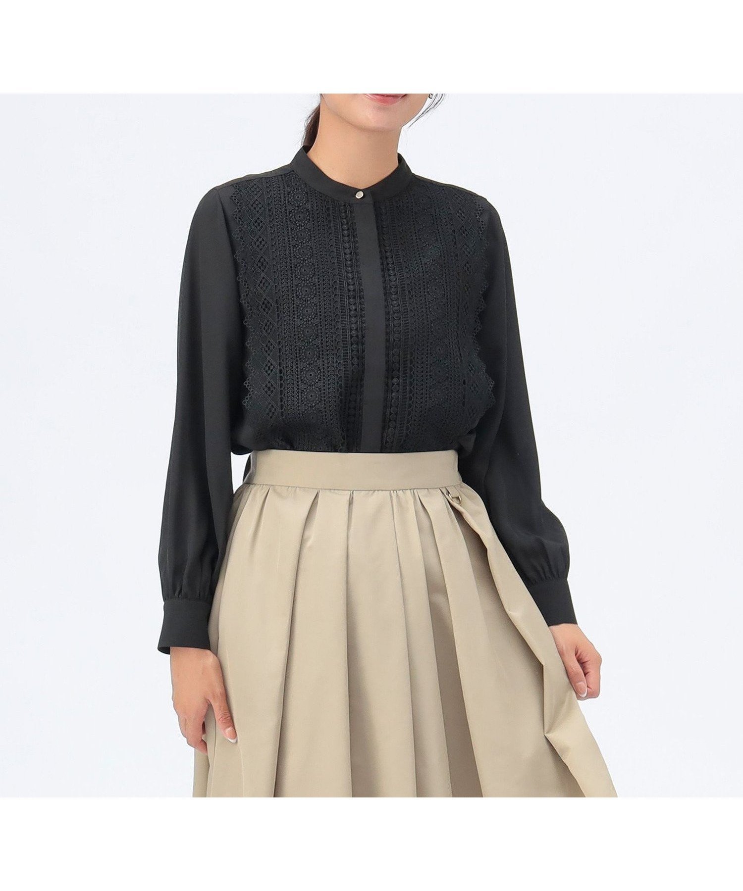 【ビームス ハート/BEAMS HEART】のフロントレース ブラウス 26SS セレモニー 入学 入園 卒業 卒園 ママスーツ 七五三 通勤 オフィススタイル オンオフ兼用 フォーマル きれいめ ビームスセレモニー2026 長袖 万能 インテリア・キッズ・メンズ・レディースファッション・服の通販 founy(ファニー) 　ファッション　Fashion　レディースファッション　Fashion for Women　トップス・カットソー　Cut & Sew Tops　シャツ・ブラウス・オフィスカジュアル　Elegant Blouses & Button-Ups　インナー　Innerwear　カーディガン　Cardigan, Knitwear　シンプル　Simple, Minimal　ジャケット　Jacket, Outerwear　スマート　Smart, Elegant　スーツ　Suit, Formalwear　とろみ　Fluid, Flowy Fabric　タイトスカート　Pencil Skirt, Tight Skirt　長袖　Long Sleeve, Full Sleeve　バランス　Balance, Style Balance　フォーマル　Formal, Dressy　フロント　Front, Front Design　レース　Lace, Lace Fabric　エレガント 上品　Elegant　セレモニー　Ceremony　入学式　Entrance Ceremony　卒業式　Graduation Ceremony　ビジネス 仕事 通勤　Business / Work / Commuting　2026年　2026　BLACK|ID: prp329100004868010 ipo3291000000036268659