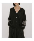 【マーコート/MARcourt】のMIDIUMISOLID for Ladies フラワージャカードカーディガン 人気、トレンドファッション・服の通販 founy(ファニー) ファッション Fashion レディースファッション Fashion for Women トップス・カットソー Cut & Sew Tops カーディガン・羽織り Layered Style Cardigans カーディガン Cardigan, Knitwear シンプル Simple, Minimal ジャカード／ジャガード Jacquard, Woven Pattern ポケット Pocket, Pocket Detail モチーフ Motif, Design Theme 無地 Plain, Solid Color 長袖 Long Sleeve, Full Sleeve thumbnail ブラック×オフホワイト|ID: prp329100004868011 ipo3291000000036268672