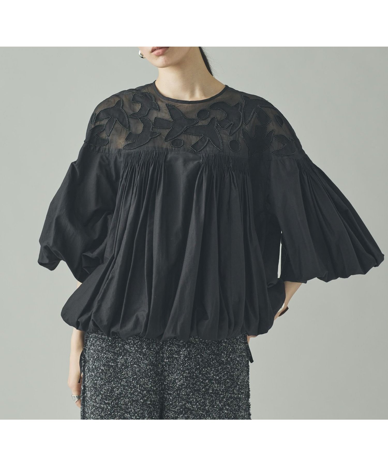 【カレンソロジー/Curensology】のバードシシュウブラウス インテリア・キッズ・メンズ・レディースファッション・服の通販 founy(ファニー) 　ファッション　Fashion　レディースファッション　Fashion for Women　トップス・カットソー　Cut & Sew Tops　シャツ・ブラウス・オフィスカジュアル　Elegant Blouses & Button-Ups　インド　Indian Textile　エレガント 上品　Elegant　オーガンジー　Organza Fabric　シルク　Silk, 100% Silk　ハンド　Hand, Handmade　バランス　Balance, Style Balance　リボン　Ribbon, Bow　ブラック|ID: prp329100004868040 ipo3291000000036269325