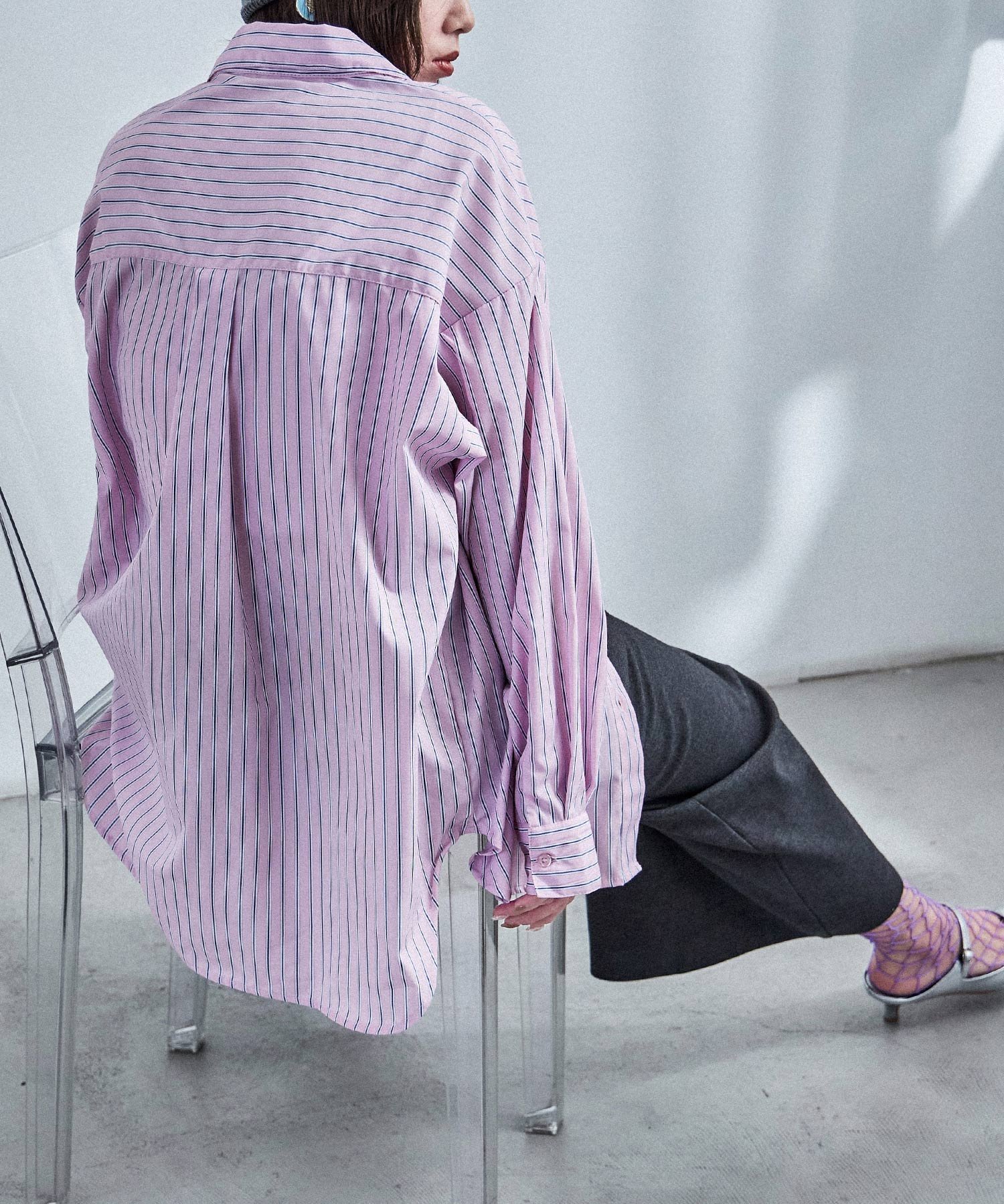 【ビーフラット/bflat】のオーバーサイズ ストライプシャツ インテリア・キッズ・メンズ・レディースファッション・服の通販 founy(ファニー) 　ファッション　Fashion　レディースファッション　Fashion for Women　トップス・カットソー　Cut & Sew Tops　シャツ・ブラウス・オフィスカジュアル　Elegant Blouses & Button-Ups　インナー　Innerwear　スウェット / スエット　Sweatshirt, Sweatwear　ストライプ　Stripe, Striped Pattern　スリット　Slit, Slit Detail　ルーズ　Loose, Oversized　夏　Summer　定番　Standard, Basic Item　春　Spring　S/S・春夏　SS, Spring/Summer, Warm Season　長袖　Long Sleeve, Full Sleeve　ピンク|ID: prp329100004868056 ipo3291000000036269719