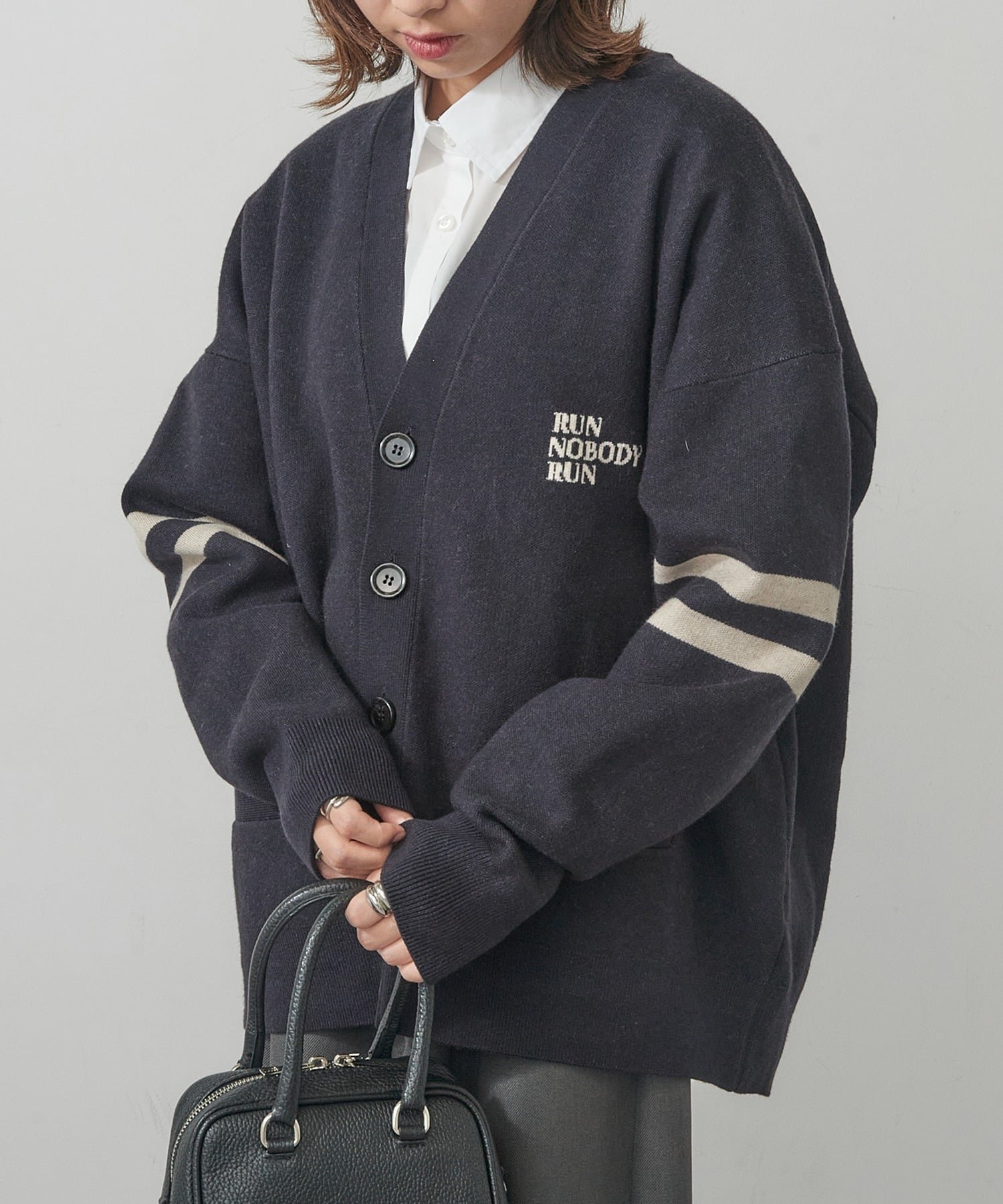 【カセットチャート/Cassette Chart】のSt.Johns 3rd club/Club Foot Orchestra Vネックカーディガン SJ25-058 インテリア・キッズ・メンズ・レディースファッション・服の通販 founy(ファニー) 　ファッション　Fashion　レディースファッション　Fashion for Women　トップス・カットソー　Cut & Sew Tops　カーディガン・羽織り　Layered Style Cardigans　Vネックトップス　V-Neck Tops / V-Cut Neckline Shirts　アメリカン　American Style　厚底　Platform Shoes　カーディガン　Cardigan, Knitwear　サンダル　Sandals, Summer Shoes　ジャケット　Jacket, Outerwear　スニーカー　Sneakers, Trainers　スポーツ　Sports, Activewear　セットアップ　Set-Up, Coordinated Outfit　デニム　Denim, Jeans Material　トレンド　Trend, Trending Now　定番　Standard, Basic Item　ボトム　Bottoms, Lower Wear　羽織　Haori, Light Jacket　A/W・秋冬　Autumn/Winter　再入荷　Restock / Back in Stock　おすすめ　Recommended / Our Picks　スマホショルダーバッグ　Smartphone Shoulder Bag　NVY|ID: prp329100004868062 ipo3291000000036269821