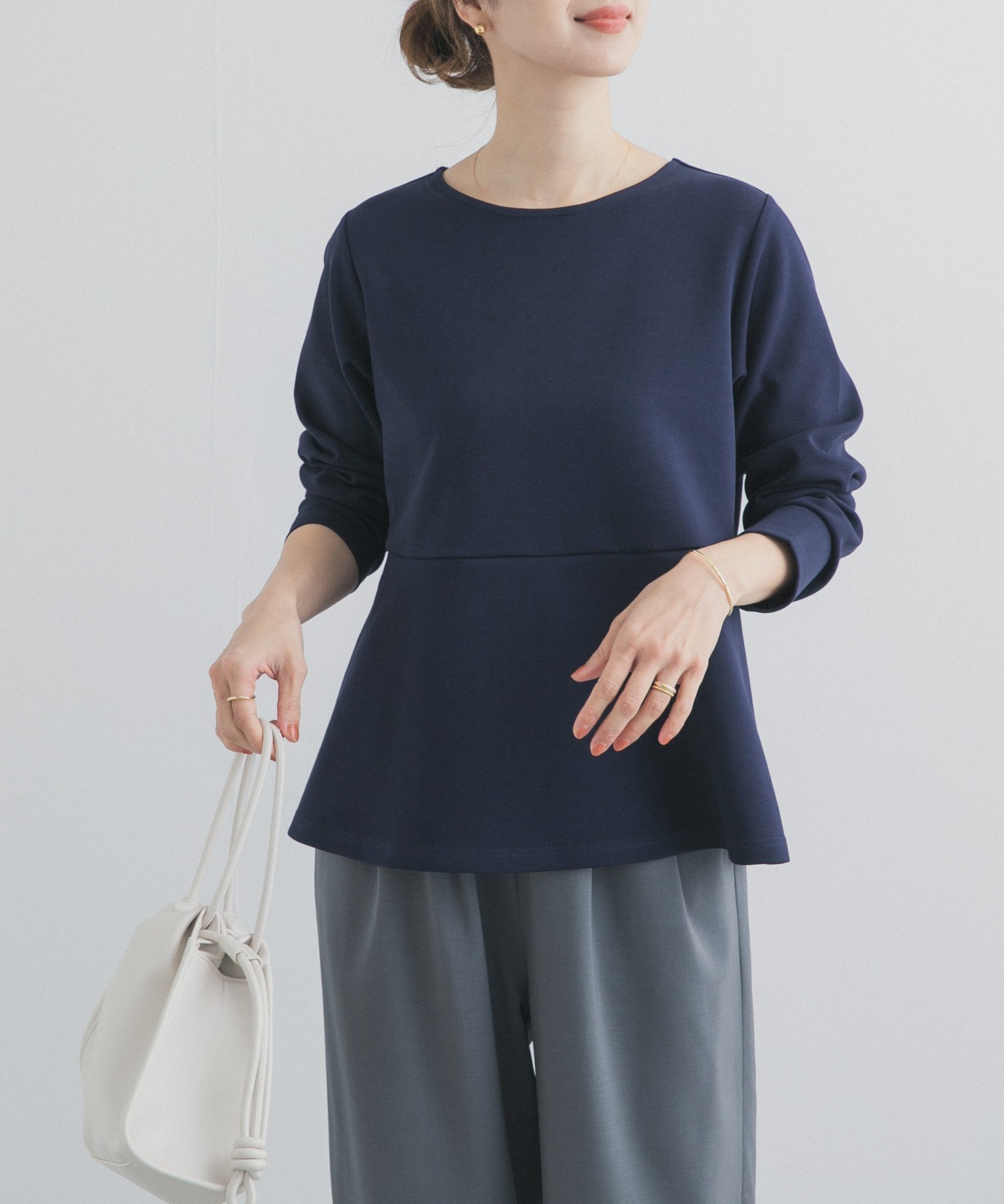 【アーバンリサーチ ドアーズ/URBAN RESEARCH DOORS】のポンチペプラムプルオーバー インテリア・キッズ・メンズ・レディースファッション・服の通販 founy(ファニー) 　ファッション　Fashion　レディースファッション　Fashion for Women　トップス・カットソー　Cut & Sew Tops　カジュアルプルオーバー・ニットトップス　Pullovers & Knit Tops / Casual Pullovers　2026年　2026　カットソー　Cut and Sewn Top　ペプラム　Peplum, Flared Hem　エレガント 上品　Elegant　ビジネス 仕事 通勤　Business / Work / Commuting　切替　Switching, Contrast Panel　夏　Summer　S/S・春夏　SS, Spring/Summer, Warm Season　ネイビー|ID: prp329100004868088 ipo3291000000036270247