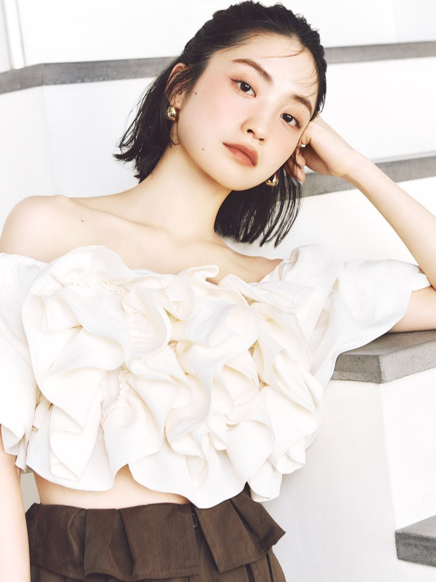 【スナイデル/SNIDEL】のオフショルボリュームフリルブラウス 人気、トレンドファッション・服の通販 founy(ファニー) ファッション Fashion レディースファッション Fashion for Women トップス・カットソー Cut & Sew Tops シャツ・ブラウス・オフィスカジュアル Elegant Blouses & Button-Ups ウェーブ Wavy Pattern クロップド Cropped, Short Length シャーリング Shirring, Ruched スポーティ Sporty, Casual Athletic スマート Smart, Elegant フリル Frill, Ruffle フロント Front, Front Design ミックス Mix, Mixed Style おすすめ Recommended / Our Picks other-1|ID: prp329100004868094 ipo3291000000036270345