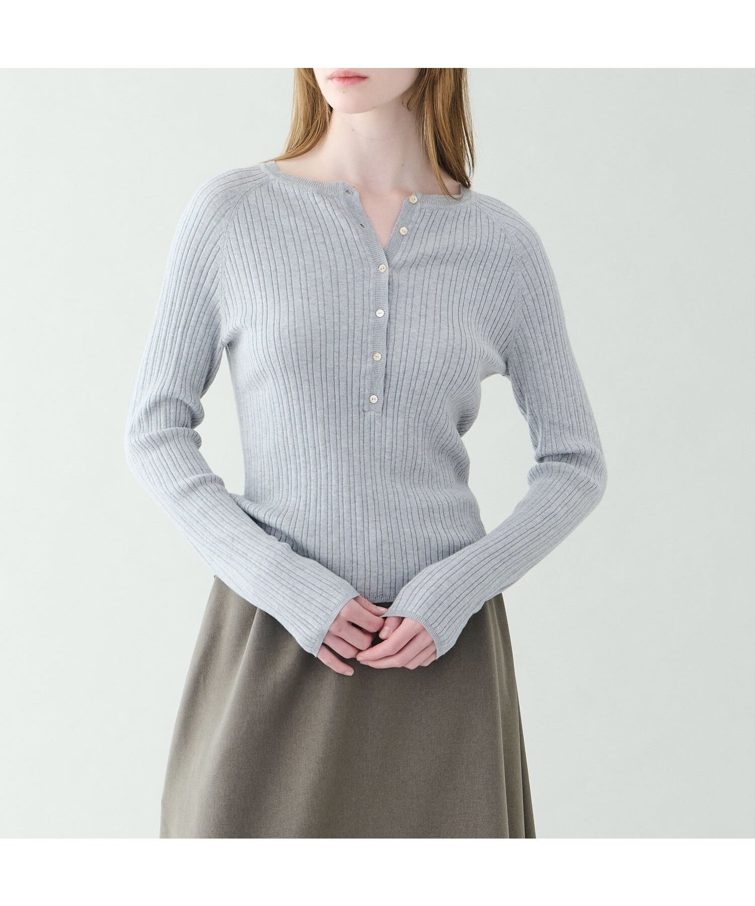 【ビショップ/Bshop】のヘンリーネック リブニット WOMEN インテリア・キッズ・メンズ・レディースファッション・服の通販 founy(ファニー) 　ファッション　Fashion　レディースファッション　Fashion for Women　トップス・カットソー　Cut & Sew Tops　ニット　Knit Tops & Sweaters　シンプル　Simple, Minimal　トレンド　Trend, Trending Now　ベーシック　Basic, Essential　リブニット　Rib Knit, Ribbed Knit　長袖　Long Sleeve, Full Sleeve　GREY|ID: prp329100004868099 ipo3291000000036270430