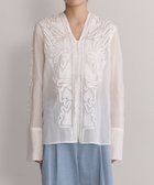 【アダム エ ロペ/ADAM ET ROPE'】の【EMOELLE】ステッチエンブロイダリーブラウス 人気、トレンドファッション・服の通販 founy(ファニー) ファッション Fashion レディースファッション Fashion for Women トップス・カットソー Cut & Sew Tops シャツ・ブラウス・オフィスカジュアル Elegant Blouses & Button-Ups オーガンジー Organza Fabric カフス Cuff Design シアー Sheer, See-Through シンプル Simple, Minimal 人気 Popular, Best Seller フロント Front, Front Design ロング Long, Long-Length ワーク Workwear, Utility Style 2026年 2026 thumbnail ホワイト(10)|ID: prp329100004868404 ipo3291000000036274810