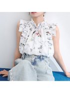 【フレイ アイディー/FRAY I.D】のフラワープリントギャザーフリルブラウス 人気、トレンドファッション・服の通販 founy(ファニー) ファッション Fashion レディースファッション Fashion for Women トップス・カットソー Cut & Sew Tops シャツ・ブラウス・オフィスカジュアル Elegant Blouses & Button-Ups 花柄・フラワープリント・モチーフ Floral Prints & Motifs / Flower Pattern Tops インナー Innerwear エアリー Airy Texture キャミソール Camisole, Spaghetti Strap Top スペシャル Special, Limited Edition スマート Smart, Elegant セットアップ Set-Up, Coordinated Outfit ビスチェ Bustier, Corset Top フラワー Flower, Floral フリル Frill, Ruffle プリント Print, Printed Pattern プリーツ Pleats, Pleated おすすめ Recommended / Our Picks エレガント 上品 Elegant thumbnail IVR[003]|ID: prp329100004868406 ipo3291000000036274833