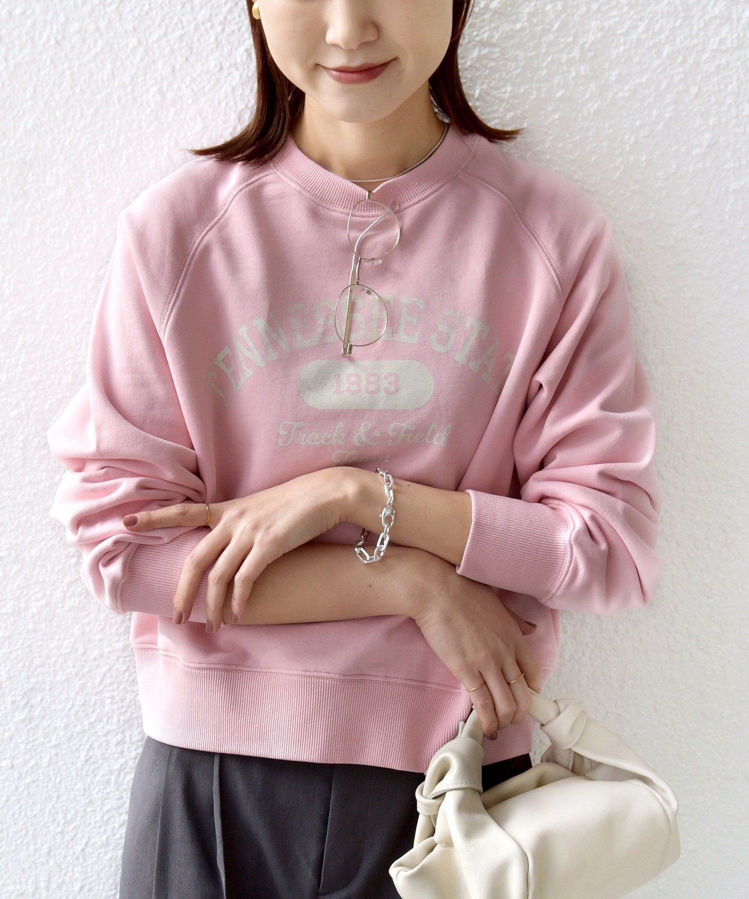 【シップス フォー ウィメン/SHIPS】の【SHIPS別注】TENNESSEE 洗濯機可能 ロゴ スウェット インテリア・キッズ・メンズ・レディースファッション・服の通販 founy(ファニー) 　ファッション　Fashion　レディースファッション　Fashion for Women　トップス・カットソー　Cut & Sew Tops　レディースパーカー・カジュアルフーディー　Casual Hoodies & Sweatshirts　スウェット・クルーネックトップス　Sweatshirts & Crewnecks / Relaxed Fit Sweat Tops　ヴィンテージ　Vintage Style　コンパクト　Compact, Small Size　スウェット / スエット　Sweatshirt, Sweatwear　スタンダード　Standard, Basic　バランス　Balance, Style Balance　プリント　Print, Printed Pattern　ベーシック　Basic, Essential　ポケット　Pocket, Pocket Detail　別注　Limited Edition, Custom Order　ユーズド　Used, Vintage-Look　ワーク　Workwear, Utility Style　2026年　2026　ピンク|ID: prp329100004868410 ipo3291000000036274994