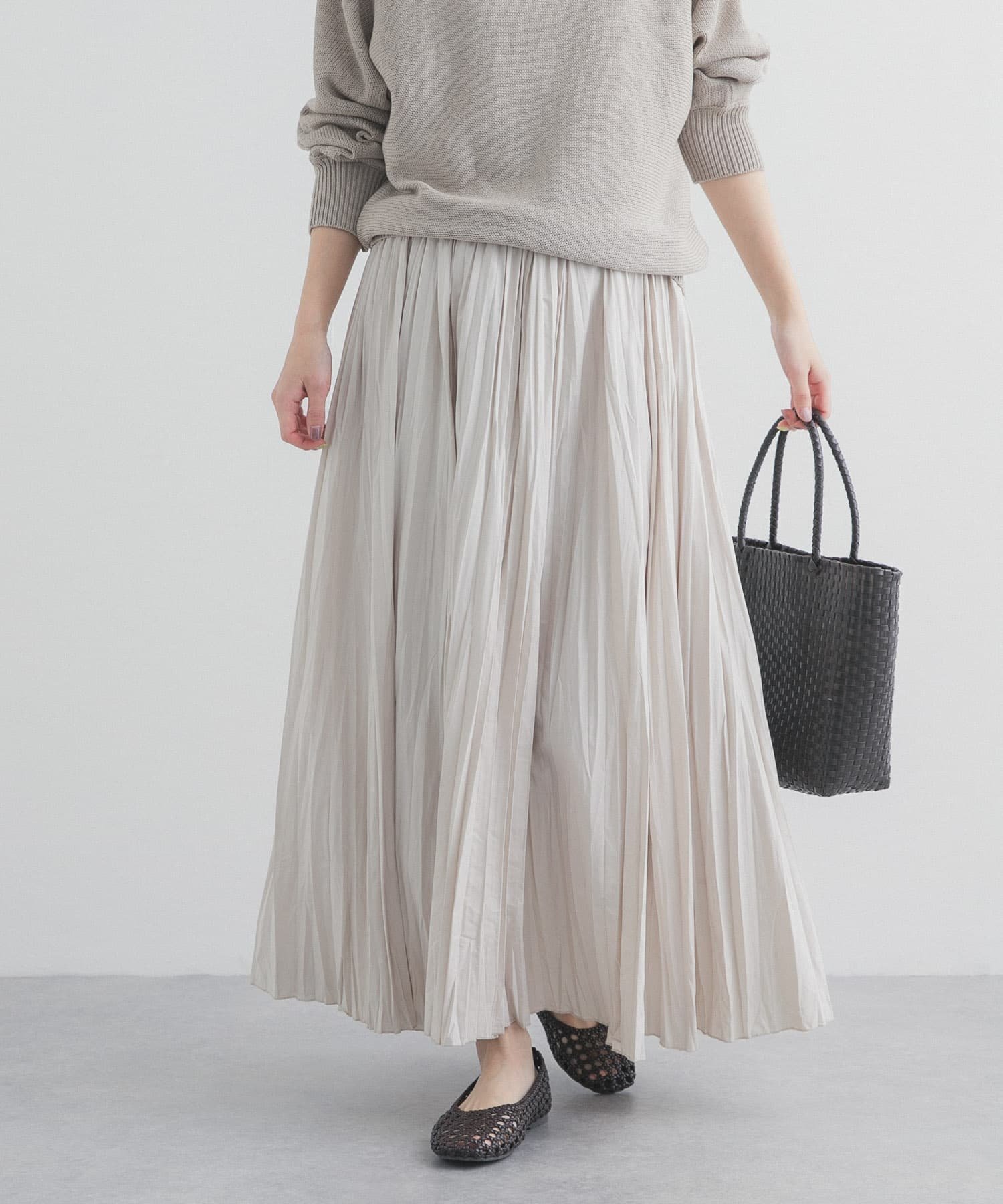 【アーバンリサーチ ドアーズ/URBAN RESEARCH DOORS】のタフタランダムプリーツスカート 人気、トレンドファッション・服の通販 founy(ファニー) 　ファッション　Fashion　レディースファッション　Fashion for Women　スカート　Skirts　プリーツスカート / 上品フェミニンスタイル　Pleated Skirts　2026年　2026　シューズ　Shoes, Footwear　スウェット / スエット　Sweatshirt, Sweatwear　スニーカー　Sneakers, Trainers　タフタ　Taffeta, Structured Fabric　バランス　Balance, Style Balance　フラット　Flat, Flat Shoes　プリーツ　Pleats, Pleated　ランダム　Random, Irregular　リラックス　Relax, Relaxed Fit　ロング　Long, Long-Length　エレガント 上品　Elegant　夏　Summer　S/S・春夏　SS, Spring/Summer, Warm Season　 other-1|ID: prp329100004868421 ipo3291000000036275236