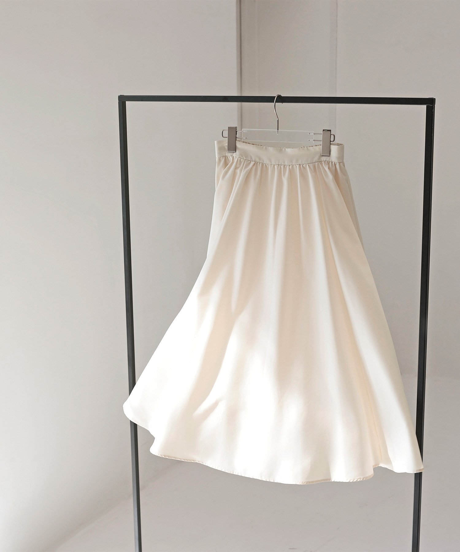 【ナチュラル ビューティー ベーシック/NATURAL BEAUTY BASIC】のふんわり春風フレアスカート インテリア・キッズ・メンズ・レディースファッション・服の通販 founy(ファニー) 　ファッション　Fashion　レディースファッション　Fashion for Women　スカート　Skirts　Aライン・フレアスカート　A-Line & Flared Skirts　エアリー　Airy Texture　ギャザー　Gathered, Ruffled　トレンド　Trend, Trending Now　フレア　Flare, Flared　春　Spring　オフベージュ|ID: prp329100004868433 ipo3291000000036275441