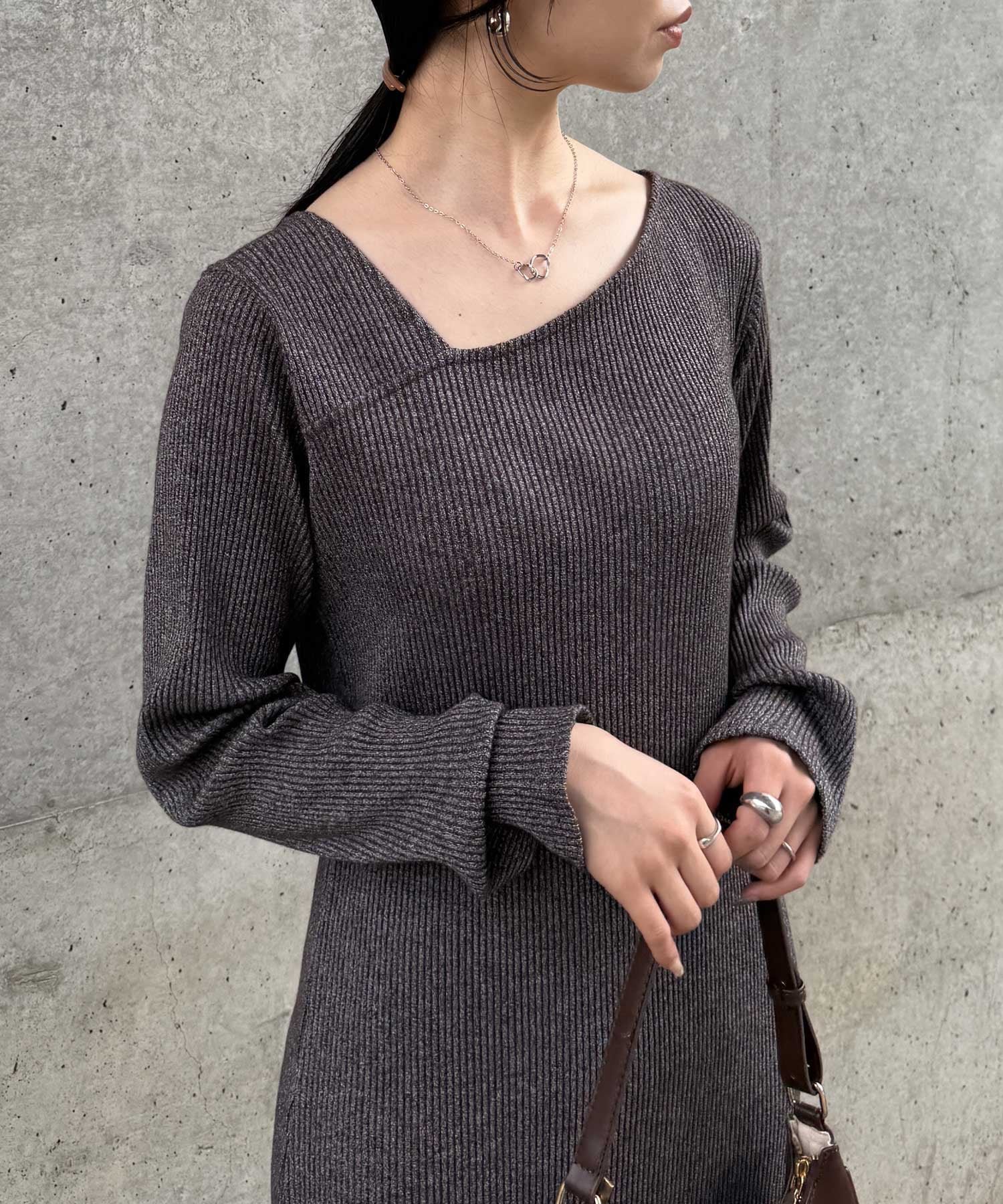 【ラナン/Ranan】のRanan/アシメネックリブワンピース インテリア・キッズ・メンズ・レディースファッション・服の通販 founy(ファニー) 　ファッション　Fashion　レディースファッション　Fashion for Women　ワンピース　Dresses　カットソー　Cut and Sewn Top　ジャケット　Jacket, Outerwear　スニーカー　Sneakers, Trainers　スリット　Slit, Slit Detail　デコルテ　Décolleté, Neckline　人気　Popular, Best Seller　長袖　Long Sleeve, Full Sleeve　フィット　Fit, Slim Fit　ポケット　Pocket, Pocket Detail　リラックス　Relax, Relaxed Fit　ロング　Long, Long-Length　楽ちん　Easy Fit, Comfortable　おすすめ　Recommended / Our Picks　夏　Summer　CHK|ID: prp329100004868435 ipo3291000000036275515