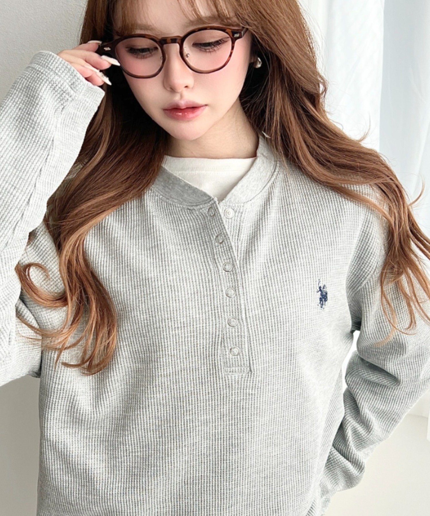 【モーメントプラス/moment+ / MEN】のU.S.POLO ASSN.ワンポイント刺繍長袖ワッフルヘンリーネックプルオーバー インテリア・キッズ・メンズ・レディースファッション・服の通販 founy(ファニー) 　ファッション　Fashion　メンズファッション　Fashion for Men　トップス・カットソー　Cut & Sew Tops　インナー　Innerwear　カットソー　Cut and Sewn Top　シンプル　Simple, Minimal　ジャケット　Jacket, Outerwear　スニーカー　Sneakers, Trainers　スラックス　Slacks, Dress Pants　センター　Center, Center Line　デニム　Denim, Jeans Material　トレンド　Trend, Trending Now　長袖　Long Sleeve, Full Sleeve　ベーシック　Basic, Essential　ボトム　Bottoms, Lower Wear　無地　Plain, Solid Color　ロング　Long, Long-Length　ワッフル　Waffle, Waffle Knit　ワンポイント　One Point, Statement Accent　再入荷　Restock / Back in Stock　プチプライス・低価格　Affordable / Budget Price　おすすめ　Recommended / Our Picks　杢グレー|ID: prp329100004869018 ipo3291000000036283110