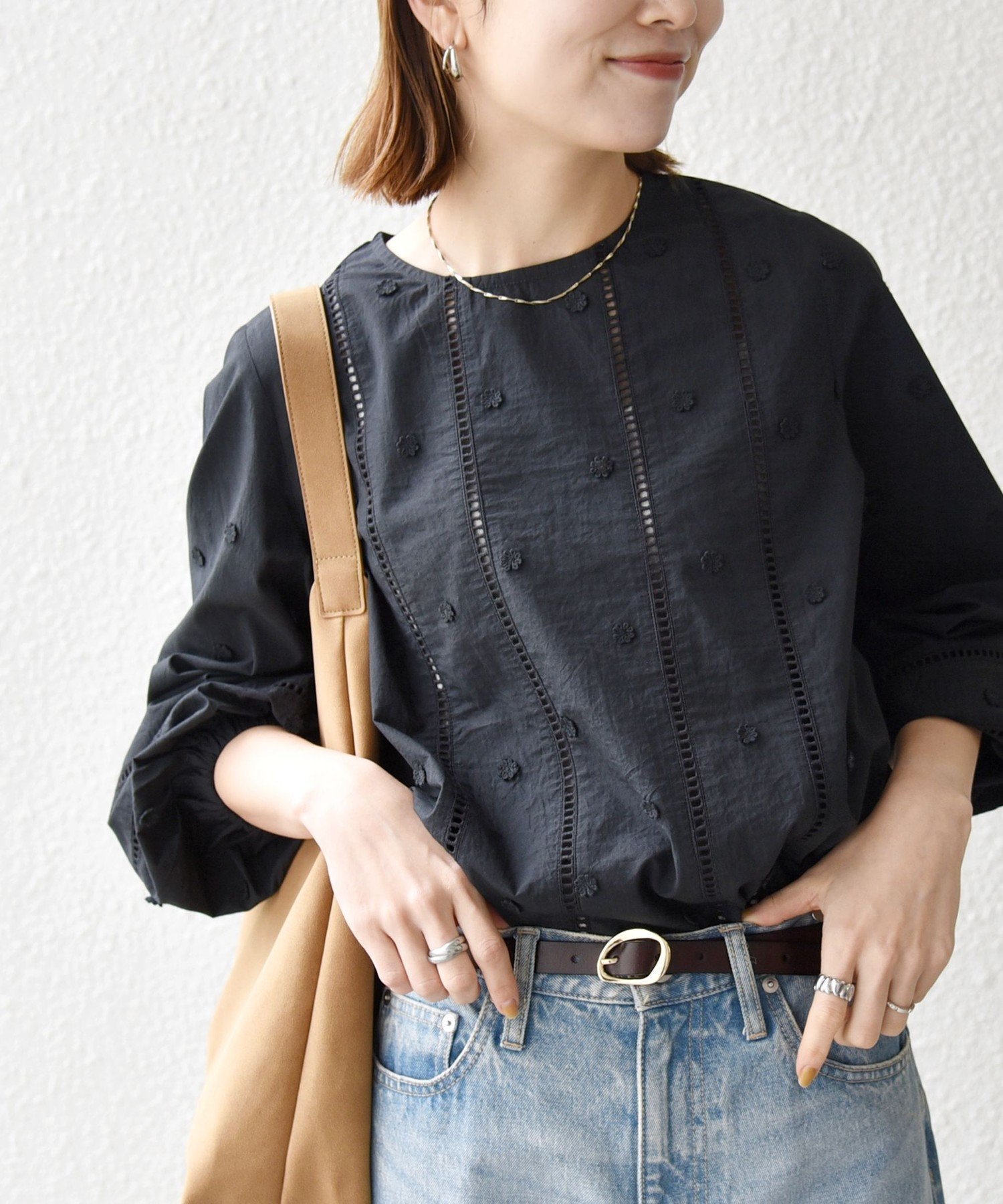 【シップス フォー ウィメン/SHIPS】のSHIPS any 洗濯機可能 フラワー モチーフ ハシゴレース クルーネック ブラウス インテリア・キッズ・メンズ・レディースファッション・服の通販 founy(ファニー) 　ファッション　Fashion　レディースファッション　Fashion for Women　トップス・カットソー　Cut & Sew Tops　シャツ・ブラウス・オフィスカジュアル　Elegant Blouses & Button-Ups　インド　Indian Textile　洗える　Machine Washable　今季　This Season, Current Season　ジャケット　Jacket, Outerwear　デニム　Denim, Jeans Material　フェミニン　Feminine, Girly　フラワー　Flower, Floral　モチーフ　Motif, Design Theme　おすすめ　Recommended / Our Picks　2026年　2026　ブラック|ID: prp329100004869021 ipo3291000000036283138