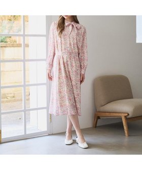 【ローラアシュレイ/LAURA ASHLEY】の【WEB限定/ネックリボン取外し可/M_LL 3サイズ】エヴァリンガム メドウ スプレイ柄ワンピース 人気、トレンドファッション・服の通販 founy(ファニー) ファッション Fashion レディースファッション Fashion for Women ワンピース Dresses カーディガン Cardigan, Knitwear シフォン Chiffon, Lightweight Fabric ジャケット Jacket, Outerwear スタンド Stand Collar, Upright Stand スマート Smart, Elegant セレモニー Ceremony プリント Print, Printed Pattern ポケット Pocket, Pocket Detail リボン Ribbon, Bow エレガント 上品 Elegant 夏 Summer |ID:prp329100004869111