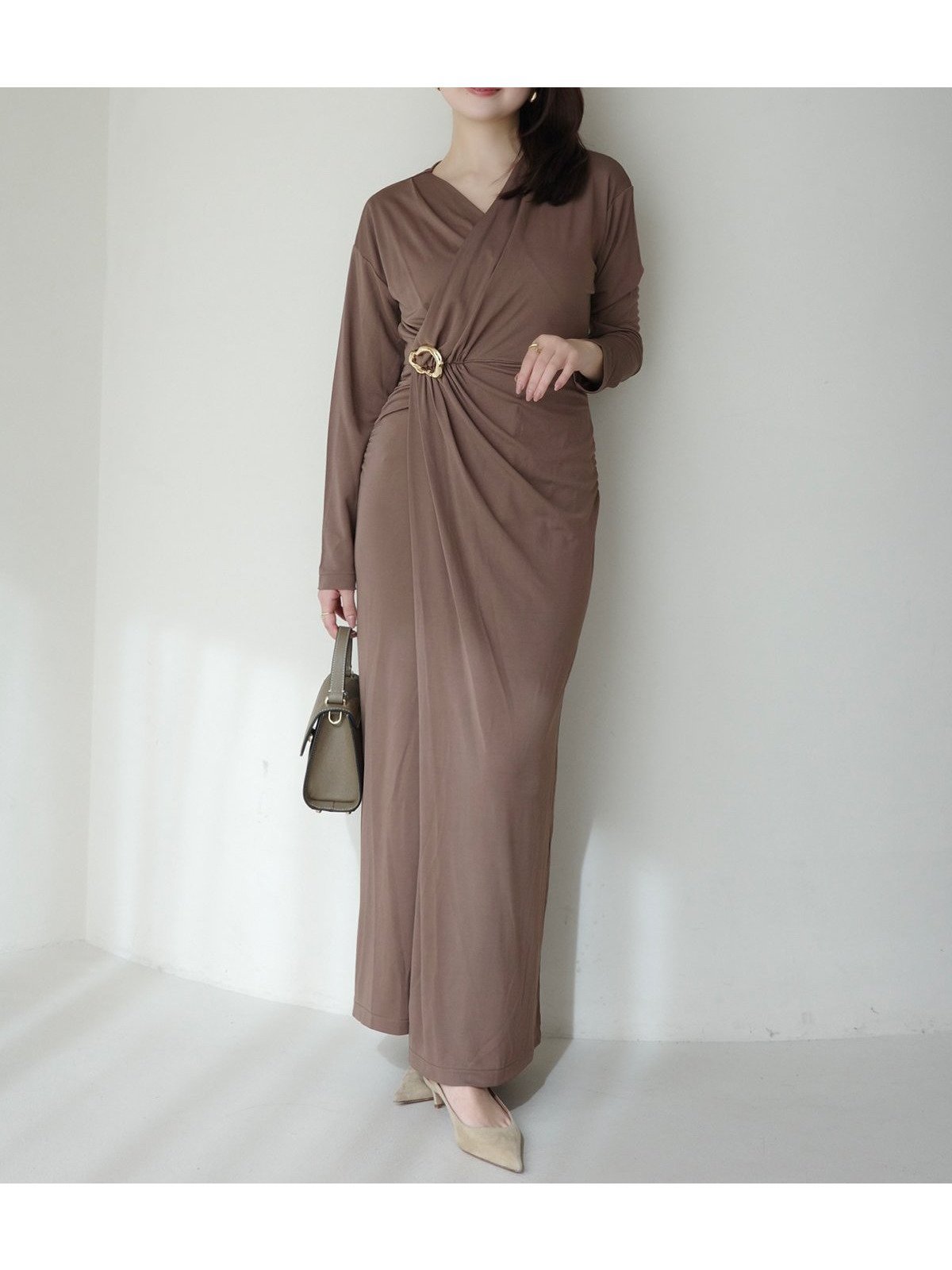 【アニュアンス/anuans】のモチーフデザインワンピース 人気、トレンドファッション・服の通販 founy(ファニー) 　ファッション　Fashion　レディースファッション　Fashion for Women　ワンピース　Dresses　アクセサリー　Fashion Accessories　エレガント 上品　Elegant　カシュクール　Wrap Design　ギャザー　Gathered, Ruffled　シューズ　Shoes, Footwear　とろみ　Fluid, Flowy Fabric　デコルテ　Décolleté, Neckline　パーティ　Party, Party Style　フィット　Fit, Slim Fit　フラット　Flat, Flat Shoes　ブローチ　Brooch, Pin Brooch　ラップ　Wrap, Wrap Design　ロング　Long, Long-Length　再入荷　Restock / Back in Stock　おすすめ　Recommended / Our Picks　 other-1|ID: prp329100004869114 ipo3291000000036284659