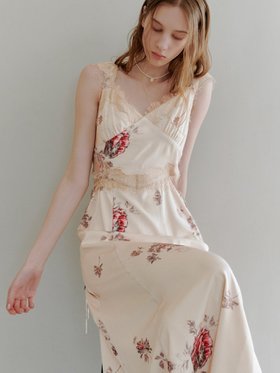 【スナイデル/SNIDEL】のレーストリムプリントキャミワンピース 人気、トレンドファッション・服の通販 founy(ファニー) ファッション Fashion レディースファッション Fashion for Women ワンピース Dresses キャミソールワンピース Camisole Dresses イエロー Yellow ウェーブ Wavy Pattern 春 Spring カーディガン Cardigan, Knitwear サテン Satin, Glossy Fabric シャーリング Shirring, Ruched ジャケット Jacket, Outerwear ストレート Straight, Straight Cut スマート Smart, Elegant とろみ Fluid, Flowy Fabric フィット Fit, Slim Fit フレア Flare, Flared ラップ Wrap, Wrap Design レース Lace, Lace Fabric ロマンティック Romantic, Feminine Style ロング Long, Long-Length おすすめ Recommended / Our Picks |ID:prp329100004869115