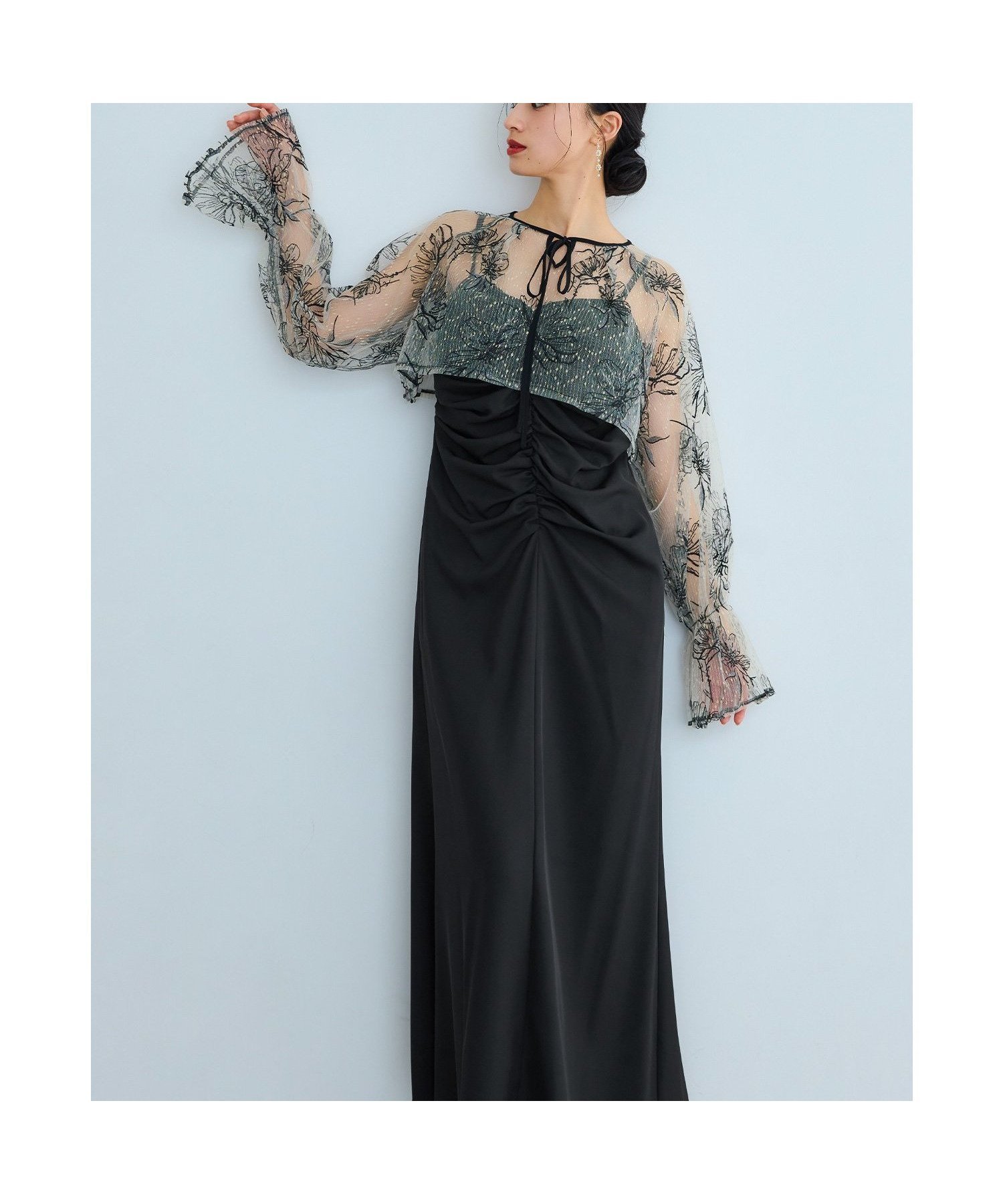 【ビーフラット/bflat】のMany wayゴールドフラワードレス 2点セット ボレロ キャミワンピース 結婚式 成人式 インテリア・キッズ・メンズ・レディースファッション・服の通販 founy(ファニー) 　ファッション　Fashion　レディースファッション　Fashion for Women　アウター　Coat / Outerwear Collection　ボレロ・ショート丈ジャケット / ドレス羽織りに　Boleros & Short Jackets　ワンピース　Dresses　フォーマル・パーティードレス・結婚式用ドレス　Elegant & Casual Dresses　キャミソールワンピース　Camisole Dresses　キャミワンピース　Cami Dress, Slip Dress　ギャザー　Gathered, Ruffled　ショート　Short, Short Length　フロント　Front, Front Design　ボレロ　Bolero, Short Cardigan　おすすめ　Recommended / Our Picks　結婚式　Wedding　披露宴　Wedding Reception　二次会　After Party　ブラック|ID: prp329100004869148 ipo3291000000036285063