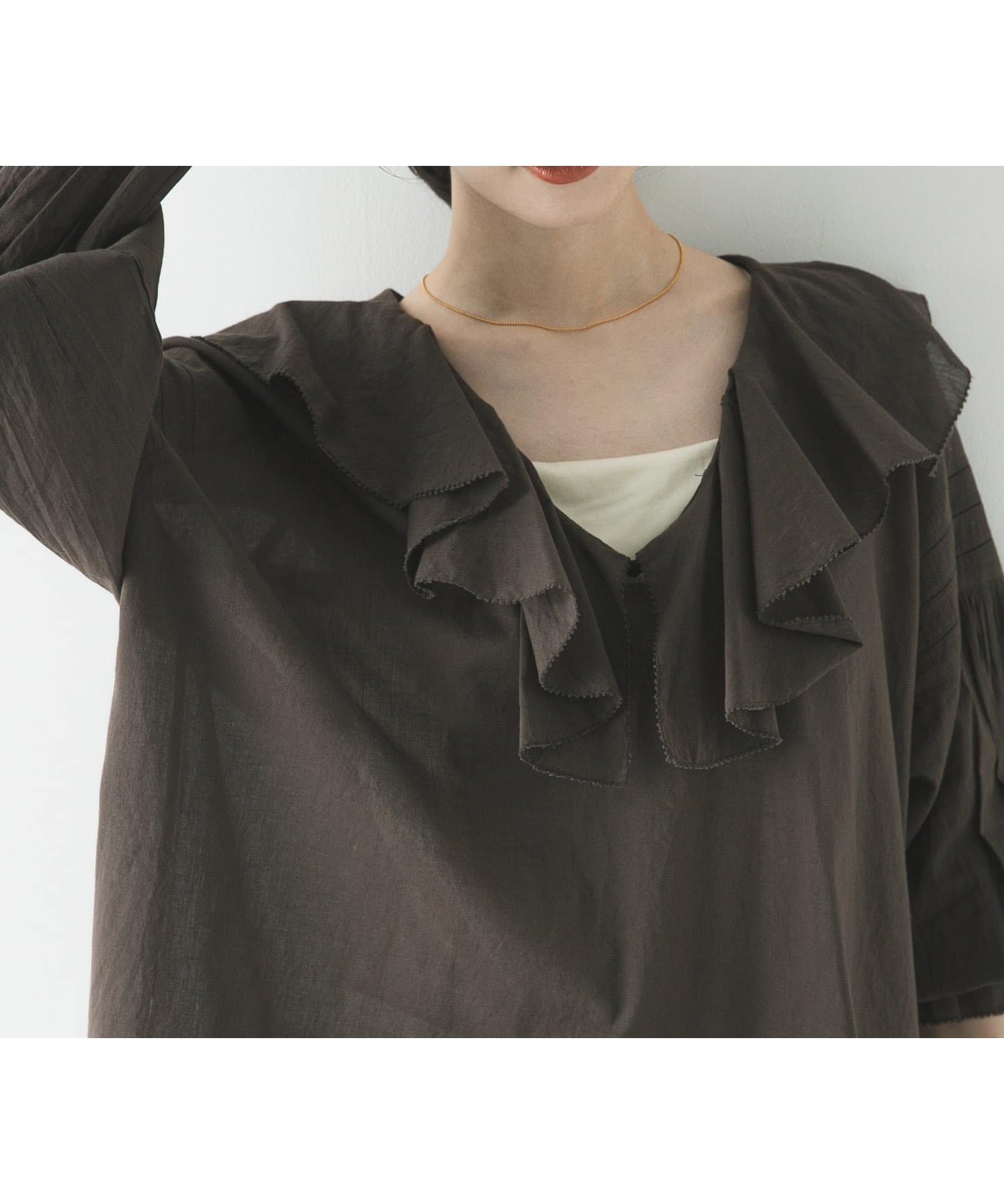 【アーバンリサーチ/URBAN RESEARCH】の『一部WEB限定カラー』コットンボイルラッフルブラウス 人気、トレンドファッション・服の通販 founy(ファニー) 　ファッション　Fashion　レディースファッション　Fashion for Women　トップス・カットソー　Cut & Sew Tops　シャツ・ブラウス・オフィスカジュアル　Elegant Blouses & Button-Ups　インド　Indian Textile　春　Spring　ギャザー　Gathered, Ruffled　シアー　Sheer, See-Through　スラックス　Slacks, Dress Pants　デコルテ　Décolleté, Neckline　デニム　Denim, Jeans Material　フリル　Frill, Ruffle　ミックス　Mix, Mixed Style　レース　Lace, Lace Fabric　ワイド　Wide, Wide Fit　S/S・春夏　SS, Spring/Summer, Warm Season　おすすめ　Recommended / Our Picks　夏　Summer　2026年　2026　 other-1|ID: prp329100004869488 ipo3291000000036291047