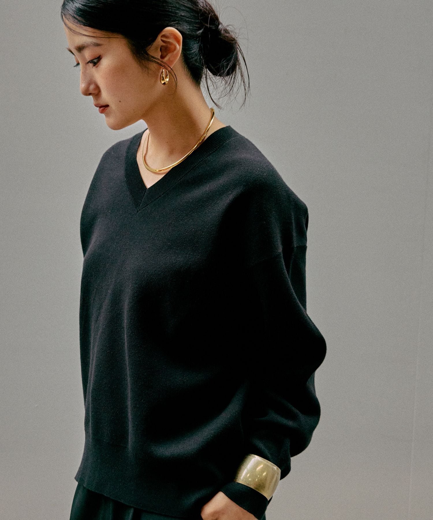 【グローバルワーク/GLOBAL WORK】のスウェットライクVネックプルオーバー/571342 人気、トレンドファッション・服の通販 founy(ファニー) 　ファッション　Fashion　レディースファッション　Fashion for Women　トップス・カットソー　Cut & Sew Tops　レディースパーカー・カジュアルフーディー　Casual Hoodies & Sweatshirts　カジュアルプルオーバー・ニットトップス　Pullovers & Knit Tops / Casual Pullovers　スウェット・クルーネックトップス　Sweatshirts & Crewnecks / Relaxed Fit Sweat Tops　Vネックトップス　V-Neck Tops / V-Cut Neckline Shirts　おすすめ　Recommended / Our Picks　ジャカード／ジャガード　Jacquard, Woven Pattern　ダブル　Double, Double-Breasted　ラウンド　Round, Round Neck　 other-1|ID: prp329100004869494 ipo3291000000036291177