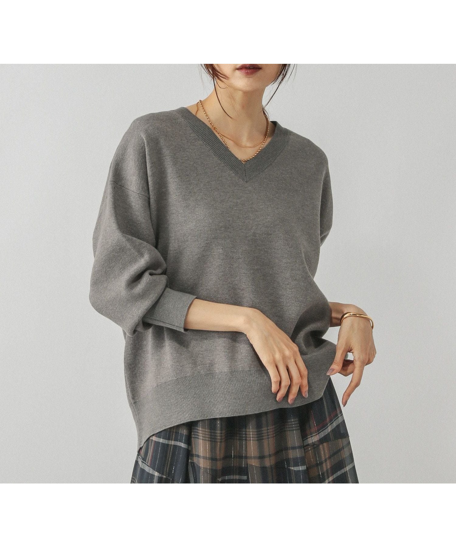 【グローバルワーク/GLOBAL WORK】のスウェットライクVネックプルオーバー/571342 インテリア・キッズ・メンズ・レディースファッション・服の通販 founy(ファニー) 　ファッション　Fashion　レディースファッション　Fashion for Women　トップス・カットソー　Cut & Sew Tops　レディースパーカー・カジュアルフーディー　Casual Hoodies & Sweatshirts　カジュアルプルオーバー・ニットトップス　Pullovers & Knit Tops / Casual Pullovers　スウェット・クルーネックトップス　Sweatshirts & Crewnecks / Relaxed Fit Sweat Tops　Vネックトップス　V-Neck Tops / V-Cut Neckline Shirts　おすすめ　Recommended / Our Picks　ジャカード／ジャガード　Jacquard, Woven Pattern　ダブル　Double, Double-Breasted　ラウンド　Round, Round Neck　ミドルグレー15|ID: prp329100004869494 ipo3291000000036291180