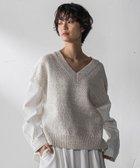 【メイソングレイ/MAYSON GREY】のデニムドッキングVネックニットプルオーバー≪洗濯機で洗える≫ 人気、トレンドファッション・服の通販 founy(ファニー) ファッション Fashion レディースファッション Fashion for Women トップス・カットソー Cut & Sew Tops ニット Knit Tops & Sweaters カジュアルプルオーバー・ニットトップス Pullovers & Knit Tops / Casual Pullovers Vネックトップス V-Neck Tops / V-Cut Neckline Shirts 春 Spring 洗える Machine Washable 鹿の子 Piqué, Kanoko Fabric シンプル Simple, Minimal デニム Denim, Jeans Material ドッキング Docking, Mixed Material 長袖 Long Sleeve, Full Sleeve パターン Pattern, Design Print ボトム Bottoms, Lower Wear ラバー Rubber, Rubber Sole ワイド Wide, Wide Fit 冬 Winter / This Winter A/W・秋冬 Autumn/Winter おすすめ Recommended / Our Picks 2025年 2025 2025-2026秋冬・A/W Autumn/Winter 2025–26 AW25–26 thumbnail オフホワイト|ID: prp329100004869495 ipo3291000000036291210