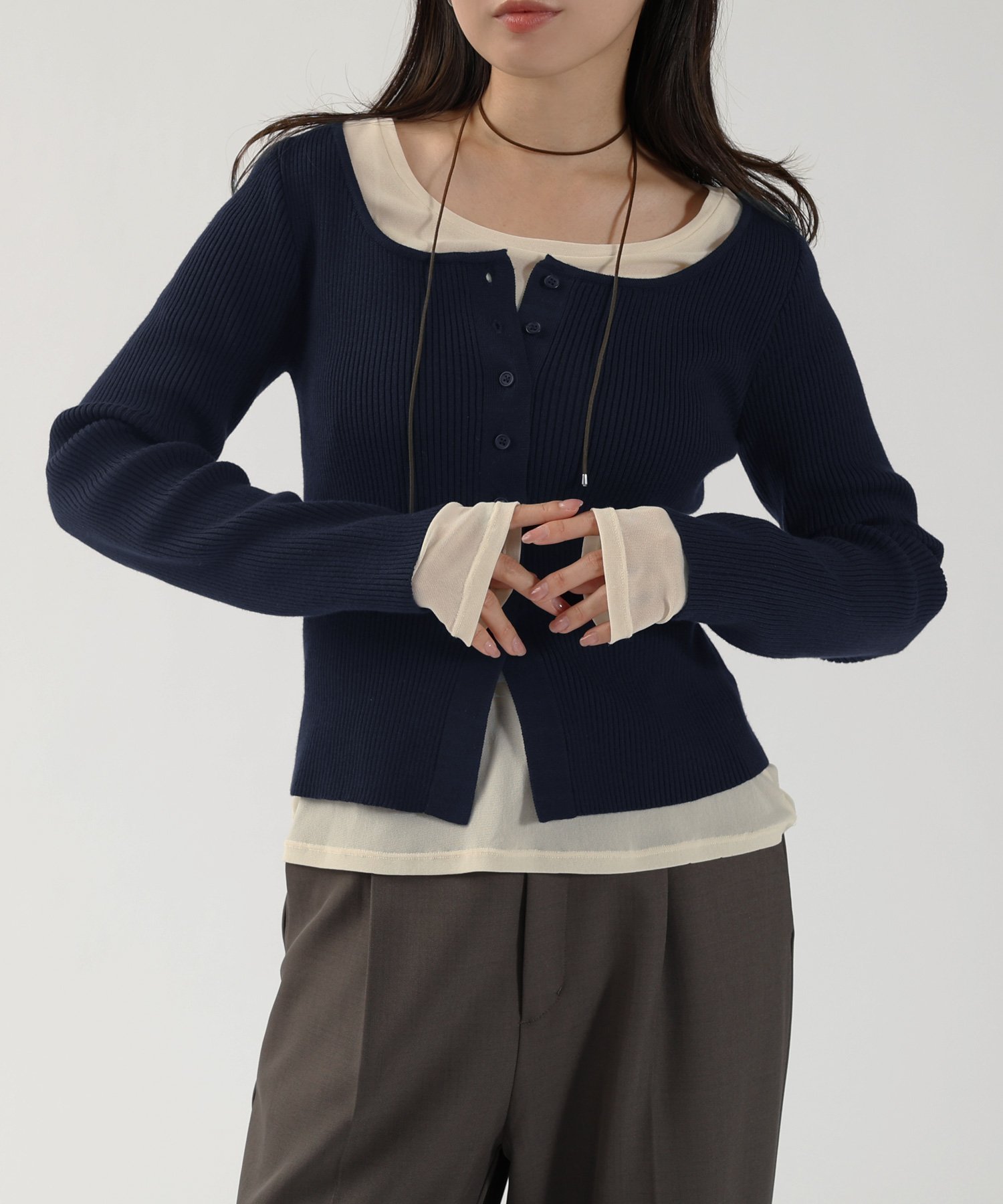 【アンドミー/andme】のボートネック リブ ニット カーディガン トップス インテリア・キッズ・メンズ・レディースファッション・服の通販 founy(ファニー) 　ファッション　Fashion　レディースファッション　Fashion for Women　トップス・カットソー　Cut & Sew Tops　ニット　Knit Tops & Sweaters　カーディガン・羽織り　Layered Style Cardigans　インナー　Innerwear　カーディガン　Cardigan, Knitwear　シンプル　Simple, Minimal　ジャケット　Jacket, Outerwear　デコルテ　Décolleté, Neckline　フィット　Fit, Slim Fit　フロント　Front, Front Design　ラウンド　Round, Round Neck　リブニット　Rib Knit, Ribbed Knit　エレガント 上品　Elegant　ネイビー|ID: prp329100004869506 ipo3291000000036291475