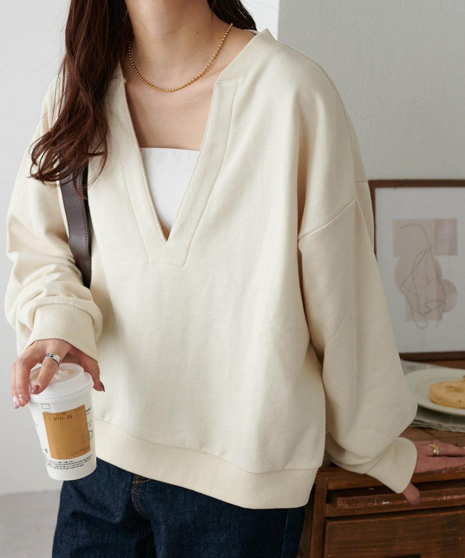 【ディスコート/Discoat】の【新色追加!/WEB限定】深Vショート丈スウェット インテリア・キッズ・メンズ・レディースファッション・服の通販 founy(ファニー) 　ファッション　Fashion　レディースファッション　Fashion for Women　トップス・カットソー　Cut & Sew Tops　レディースパーカー・カジュアルフーディー　Casual Hoodies & Sweatshirts　スウェット・クルーネックトップス　Sweatshirts & Crewnecks / Relaxed Fit Sweat Tops　おすすめ　Recommended / Our Picks　キャミソール　Camisole, Spaghetti Strap Top　キャミワンピース　Cami Dress, Slip Dress　ショート　Short, Short Length　シンプル　Simple, Minimal　スウェット / スエット　Sweatshirt, Sweatwear　タートルネック　Turtleneck, High Neck　フレア　Flare, Flared　エクリュ|ID: prp329100004869516 ipo3291000000036291823