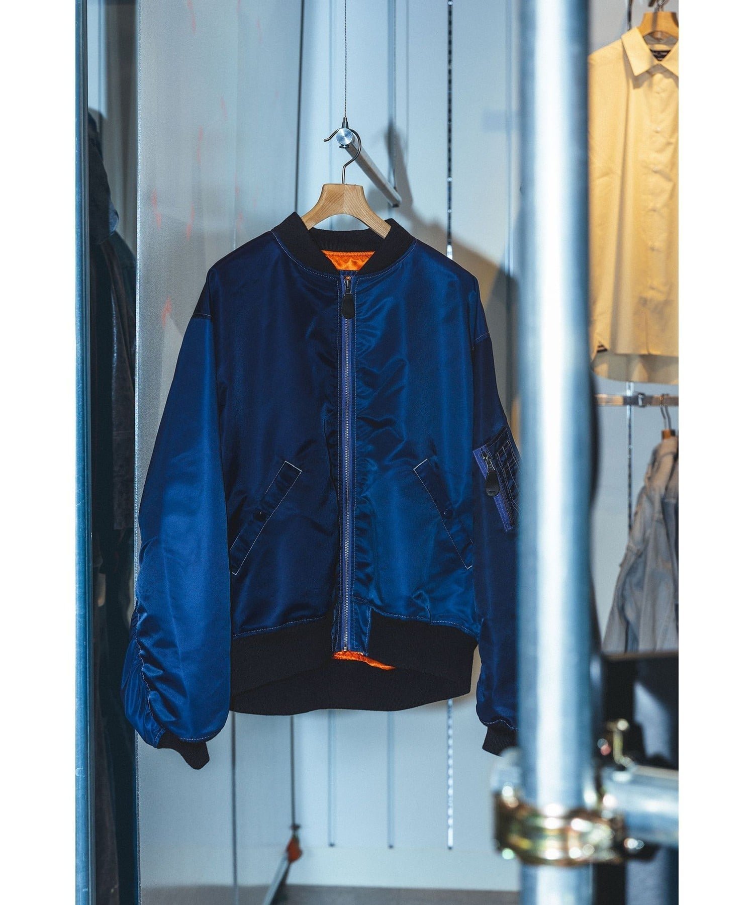 【ビームス/BEAMS / MEN】のクレイジー MA-1 ジャケット【ワイドフィット】 インテリア・キッズ・メンズ・レディースファッション・服の通販 founy(ファニー) 　ファッション　Fashion　メンズファッション　Fashion for Men　ヴィンテージ　Vintage Style　ジャケット　Jacket, Outerwear　スタイリッシュ　Stylish, Fashionable　定番　Standard, Basic Item　バランス　Balance, Style Balance　フィット　Fit, Slim Fit　フォルム　Silhouette, Form　ミリタリー　Military, Army Style　ワイド　Wide, Wide Fit　NAVY|ID: prp329100004869754 ipo3291000000036294230