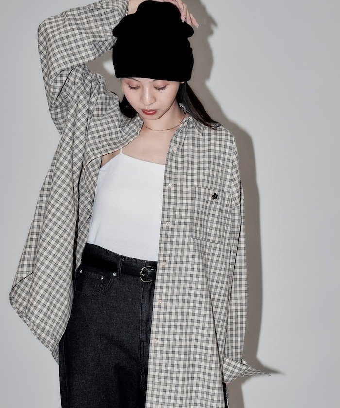 【フリークスストア/FREAK'S STORE】のロゴ刺繍ビッグシャツ 限定展開 25AW26SS インテリア・キッズ・メンズ・レディースファッション・服の通販 founy(ファニー) 　ファッション　Fashion　レディースファッション　Fashion for Women　トップス・カットソー　Cut & Sew Tops　シャツ・ブラウス・オフィスカジュアル　Elegant Blouses & Button-Ups　カーゴパンツ　Cargo Pants, Utility Pants　シンプル　Simple, Minimal　スペシャル　Special, Limited Edition　スラックス　Slacks, Dress Pants　ダメージ　Distressed, Destroyed　デニム　Denim, Jeans Material　ハーフ　Half, Half-Length　ビッグ　Big, Oversized　フラワー　Flower, Floral　ポケット　Pocket, Pocket Detail　ミニスカート　Mini Skirt, Short Skirt　メンズ　Men's, Menswear　モチーフ　Motif, Design Theme　リアル　Real, Realistic　A/W・秋冬　Autumn/Winter　冬　Winter / This Winter　おすすめ　Recommended / Our Picks　2025年　2025　2025-2026秋冬・A/W　Autumn/Winter 2025–26 AW25–26　2026年　2026　ベージュチェック|ID: prp329100004869794 ipo3291000000036294513