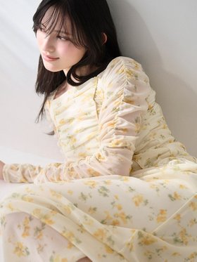 【スナイデル/SNIDEL】のフロッキープリントギャザーワンピース 人気、トレンドファッション・服の通販 founy(ファニー) ファッション Fashion レディースファッション Fashion for Women ワンピース Dresses イエロー Yellow ウェーブ Wavy Pattern エレガント 上品 Elegant 春 Spring ギャザー Gathered, Ruffled スマート Smart, Elegant チュール Tulip, Tulip Motif ドット Polka Dot, Dot Pattern プリント Print, Printed Pattern ロマンティック Romantic, Feminine Style ロング Long, Long-Length おすすめ Recommended / Our Picks |ID:prp329100004870155