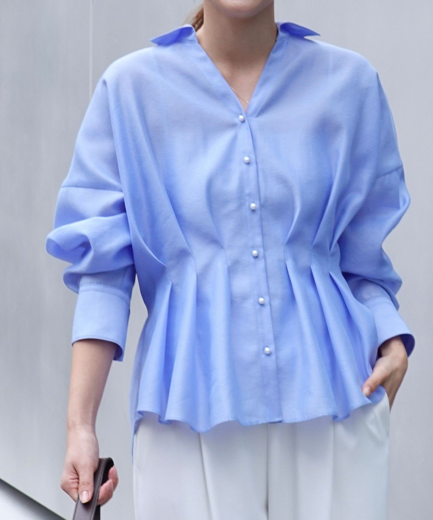 【ノーリーズ/NOLLEY'S】のウォッシャブルパール釦スキッパータックブラウス インテリア・キッズ・メンズ・レディースファッション・服の通販 founy(ファニー) 　ファッション　Fashion　レディースファッション　Fashion for Women　トップス・カットソー　Cut & Sew Tops　シャツ・ブラウス・オフィスカジュアル　Elegant Blouses & Button-Ups　オケージョン　Occasion Wear　カフス　Cuff Design　人気　Popular, Best Seller　パール　Pearl, Pearl Accent　おすすめ　Recommended / Our Picks　2025年　2025　2025-2026秋冬・A/W　Autumn/Winter 2025–26 AW25–26　2026年　2026　サックス|ID: prp329100004871029 ipo3291000000036308959