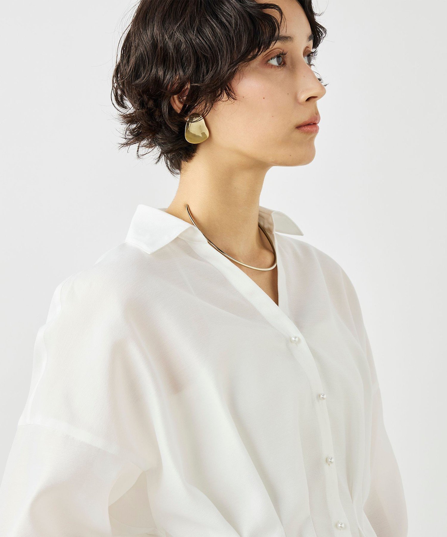 【ノーリーズ/NOLLEY'S】のウォッシャブルパール釦スキッパータックブラウス インテリア・キッズ・メンズ・レディースファッション・服の通販 founy(ファニー) 　ファッション　Fashion　レディースファッション　Fashion for Women　トップス・カットソー　Cut & Sew Tops　シャツ・ブラウス・オフィスカジュアル　Elegant Blouses & Button-Ups　オケージョン　Occasion Wear　カフス　Cuff Design　人気　Popular, Best Seller　パール　Pearl, Pearl Accent　おすすめ　Recommended / Our Picks　2025年　2025　2025-2026秋冬・A/W　Autumn/Winter 2025–26 AW25–26　2026年　2026　オフホワイト|ID: prp329100004871029 ipo3291000000036308960