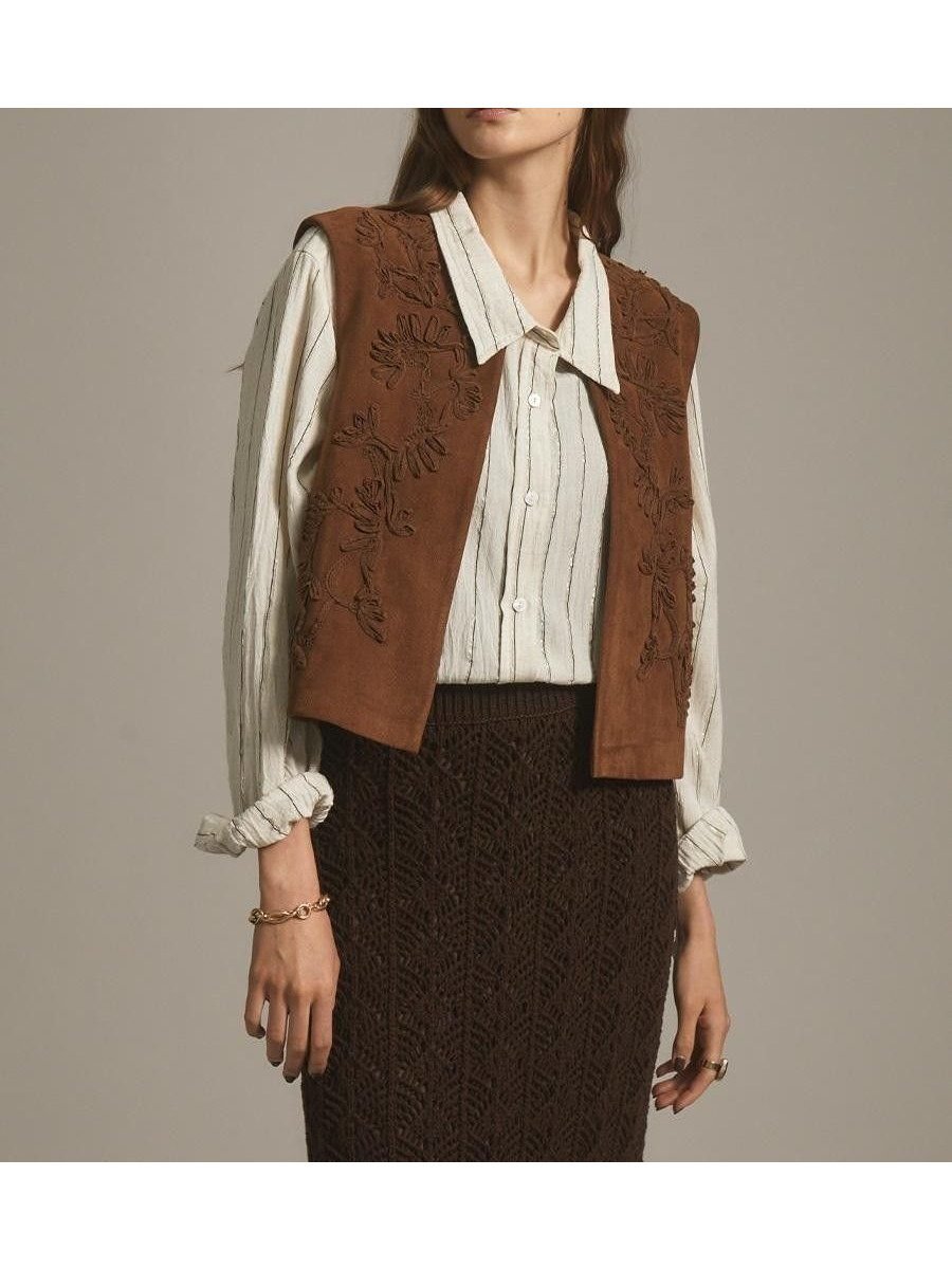 【ヴァン/Vin】のフェイクスウェード刺繍ベスト 人気、トレンドファッション・服の通販 founy(ファニー) 　ファッション　Fashion　レディースファッション　Fashion for Women　アウター　Coat / Outerwear Collection　トップス・カットソー　Cut & Sew Tops　ベスト&ジレ / 重ね着スタイル　Vests & Gilets　ベスト　Vest, Waistcoat　ボタニカル　Botanical, Floral Pattern　 other-1|ID: prp329100004871430 ipo3291000000036315695