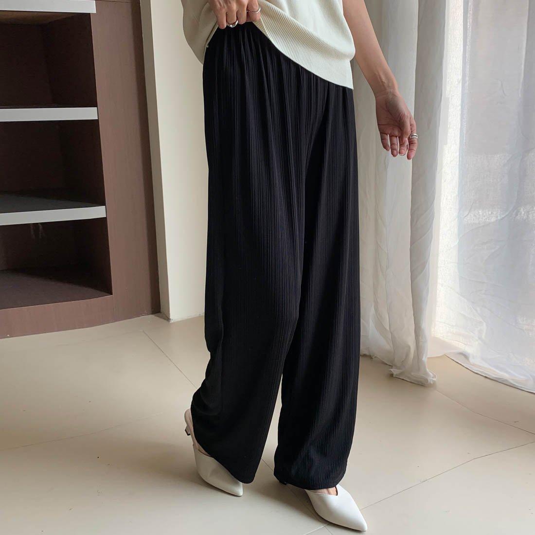 【メゾンドラティール/maison de LATIR】の形状記憶でシワしらず.セレモニー春プリーツリブワイドパンツ. インテリア・キッズ・メンズ・レディースファッション・服の通販 founy(ファニー) ファッション Fashion レディースファッション Fashion for Women パンツ Pants & Trousers 春 Spring シンプル Simple, Minimal フィット Fit, Slim Fit プリーツ Pleats, Pleated ポケット Pocket, Pocket Detail リラックス Relax, Relaxed Fit 旅行 Travel セレモニー Ceremony ビジネス 仕事 通勤 Business / Work / Commuting ブラック|ID: prp329100004871893 ipo3291000000036324741