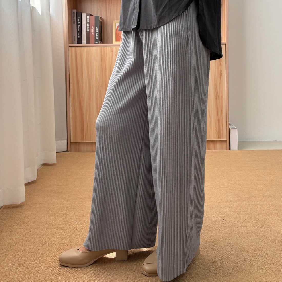 【メゾンドラティール/maison de LATIR】の形状記憶でシワしらず.セレモニー春プリーツリブワイドパンツ. インテリア・キッズ・メンズ・レディースファッション・服の通販 founy(ファニー) ファッション Fashion レディースファッション Fashion for Women パンツ Pants & Trousers 春 Spring シンプル Simple, Minimal フィット Fit, Slim Fit プリーツ Pleats, Pleated ポケット Pocket, Pocket Detail リラックス Relax, Relaxed Fit 旅行 Travel セレモニー Ceremony ビジネス 仕事 通勤 Business / Work / Commuting グレー(ポケットあり)|ID: prp329100004871893 ipo3291000000036324765