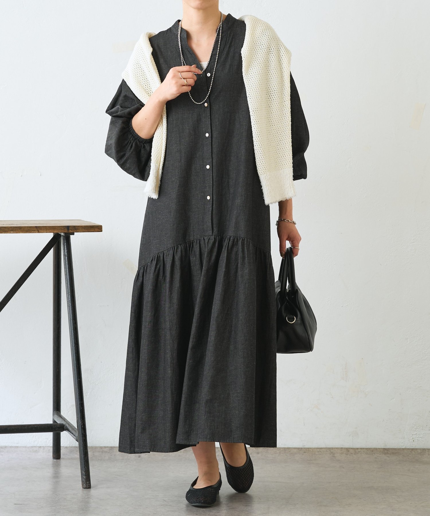 【ジェナ エスパス メルヴェイユ/Jena espace merveilleux】の【体系カバー◎/デニム風】コットンリネンカーブワンピース インテリア・キッズ・メンズ・レディースファッション・服の通販 founy(ファニー) ファッション Fashion レディースファッション Fashion for Women ワンピース Dresses サンダル Sandals, Summer Shoes スニーカー Sneakers, Trainers スマート Smart, Elegant ティアード Tiered, Tiered Style デニム Denim, Jeans Material リネン Linen, Linen Fabric 再入荷 Restock / Back in Stock おすすめ Recommended / Our Picks ブラック|ID: prp329100004871923 ipo3291000000036325083