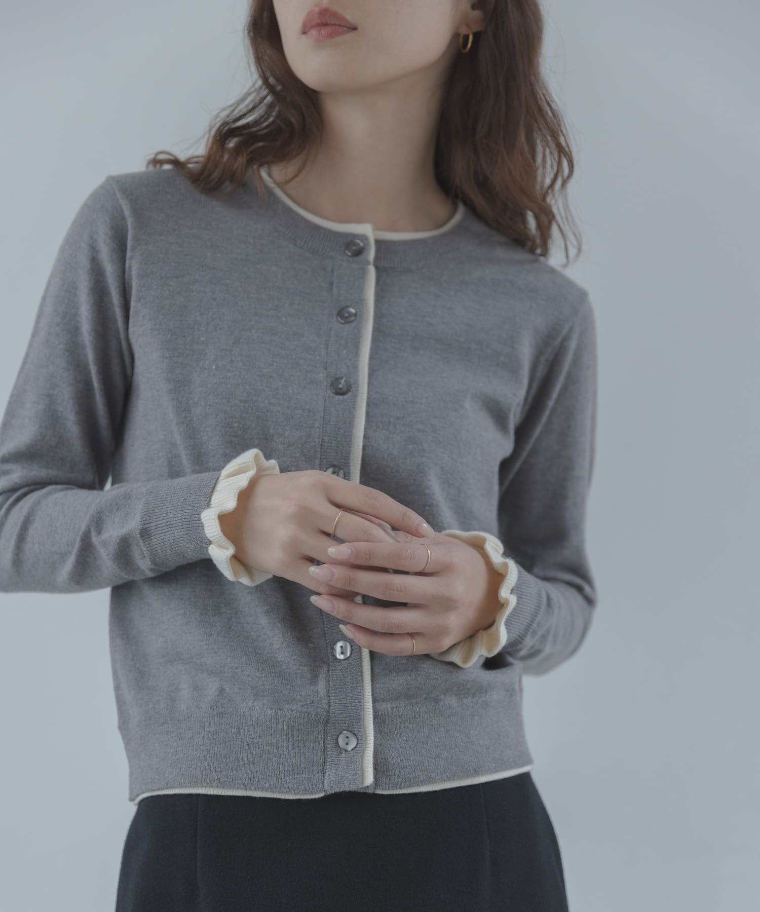 【サニーレーベル/Sonny Label / URBAN RESEARCH】の配色フリルニットカーディガン インテリア・キッズ・メンズ・レディースファッション・服の通販 founy(ファニー) ファッション Fashion レディースファッション Fashion for Women トップス・カットソー Cut & Sew Tops ニット Knit Tops & Sweaters カーディガン・羽織り Layered Style Cardigans 2026年 2026 おすすめ Recommended / Our Picks インナー Innerwear カーディガン Cardigan, Knitwear デニム Denim, Jeans Material トレンド Trend, Trending Now フリル Frill, Ruffle ロング Long, Long-Length 夏 Summer S/S・春夏 SS, Spring/Summer, Warm Season グレー|ID: prp329100004872191 ipo3291000000036332609