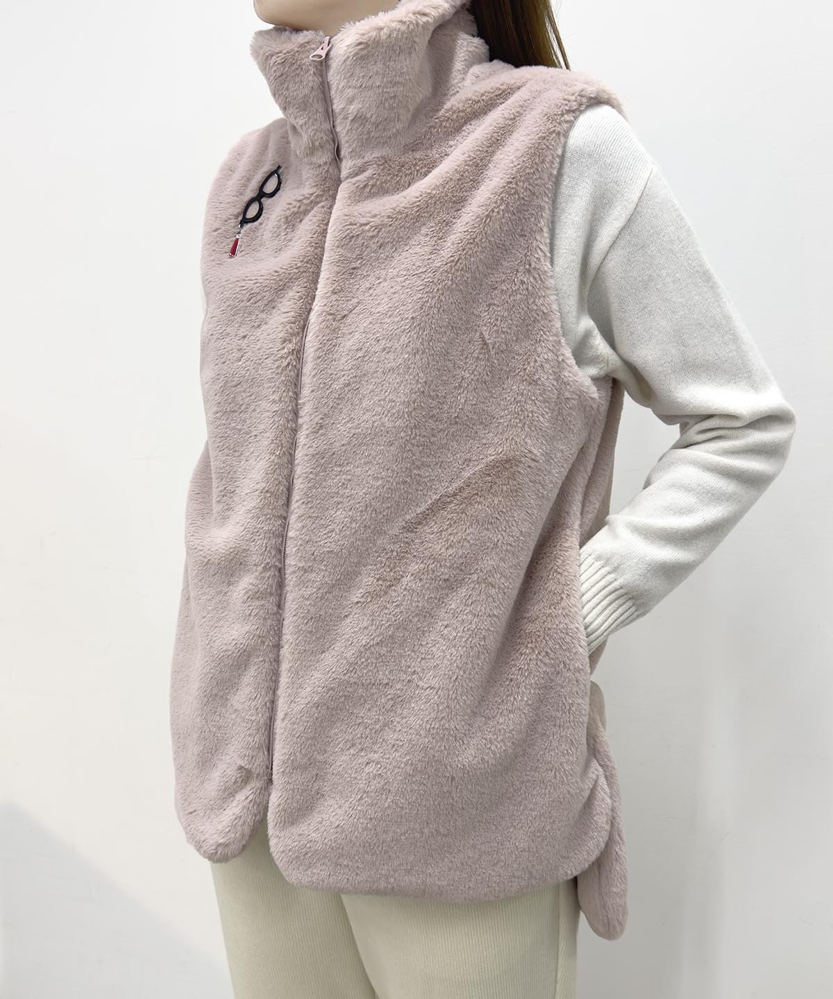 【スタジオピッコーネ/STUDIO PICONE】の【オンラインストア・店舗限定商品】フェイクファーベスト インテリア・キッズ・メンズ・レディースファッション・服の通販 founy(ファニー) 　ファッション　Fashion　レディースファッション　Fashion for Women　アウター　Coat / Outerwear Collection　トップス・カットソー　Cut & Sew Tops　ベスト&ジレ / 重ね着スタイル　Vests & Gilets　なめらか　Smooth, Silky Texture　フェイクファー　Faux Fur, Imitation Fur　ワンポイント　One Point, Statement Accent　人気　Popular, Best Seller　ピンク|ID: prp329100004872203 ipo3291000000036333044