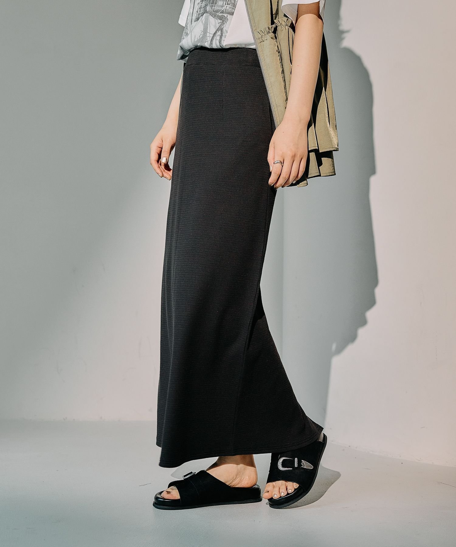 【レプシィム ローリーズファーム/LEPSIM LOWRYS FARM】のワッフルナロースカート インテリア・キッズ・メンズ・レディースファッション・服の通販 founy(ファニー) 　ファッション　Fashion　レディースファッション　Fashion for Women　スカート　Skirts　おすすめ　Recommended / Our Picks　デニム　Denim, Jeans Material　ワッフル　Waffle, Waffle Knit　人気　Popular, Best Seller　夏　Summer　春　Spring　S/S・春夏　SS, Spring/Summer, Warm Season　ブラック09|ID: prp329100004872230 ipo3291000000036333829