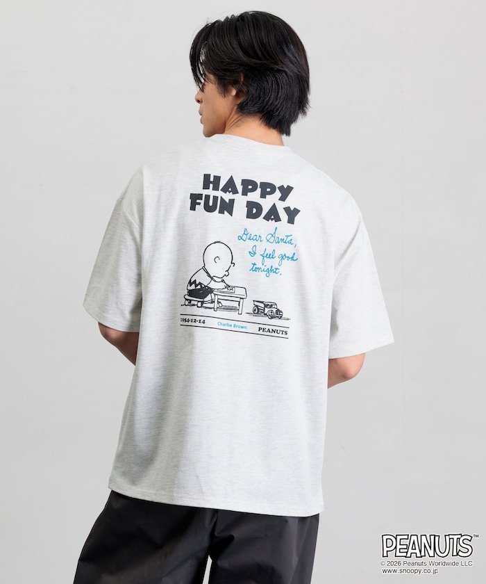 【フリークスストア/FREAK'S STORE】のPEANUTS/ピーナッツ 別注 ビッグシルエット バックプリント クルーネックTシャツ/HAPPY FUN DAY 【限定展開】 インテリア・キッズ・メンズ・レディースファッション・服の通販 founy(ファニー) 　ファッション　Fashion　レディースファッション　Fashion for Women　トップス・カットソー　Cut & Sew Tops　シャツ・ブラウス・オフィスカジュアル　Elegant Blouses & Button-Ups　ロングTシャツ・Tシャツ　Longline T-Shirts & Tees　バッグ　Bags　インナー　Innerwear　カーゴパンツ　Cargo Pants, Utility Pants　ショーツ　Shorts, Short Pants　シンプル　Simple, Minimal　デニム　Denim, Jeans Material　トレンド　Trend, Trending Now　定番　Standard, Basic Item　人気　Popular, Best Seller　ビッグ　Big, Oversized　フロント　Front, Front Design　プリント　Print, Printed Pattern　ボトム　Bottoms, Lower Wear　別注　Limited Edition, Custom Order　ワイド　Wide, Wide Fit　ワンポイント　One Point, Statement Accent　S/S・春夏　SS, Spring/Summer, Warm Season　おすすめ　Recommended / Our Picks　夏　Summer　2026年　2026　アッシュグレー|ID: prp329100004872454 ipo3291000000036339597