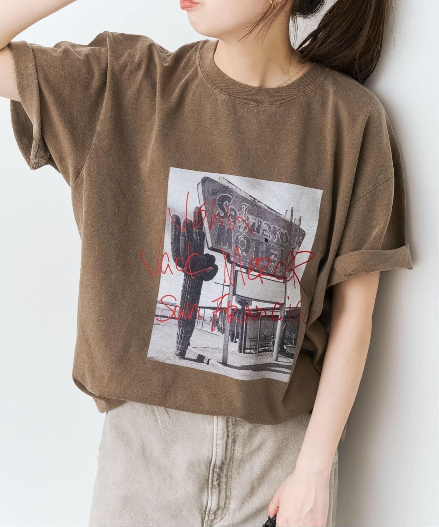 【スピック&スパン/Spick & Span】の《新色あり / 追加 》J.J.Mercer / ジェイジェイマーサー 別注 Tシャツ インテリア・キッズ・メンズ・レディースファッション・服の通販 founy(ファニー) 　ファッション　Fashion　レディースファッション　Fashion for Women　トップス・カットソー　Cut & Sew Tops　シャツ・ブラウス・オフィスカジュアル　Elegant Blouses & Button-Ups　ロングTシャツ・Tシャツ　Longline T-Shirts & Tees　カリフォルニア　California, Cali Style　グラフィック　Graphic, Graphic Design　コレクション　Collection, Seasonal Line　スマート　Smart, Elegant　ボトム　Bottoms, Lower Wear　別注　Limited Edition, Custom Order　ミックス　Mix, Mixed Style　レース　Lace, Lace Fabric　おすすめ　Recommended / Our Picks　ブラウン|ID: prp329100004872460 ipo3291000000036339736