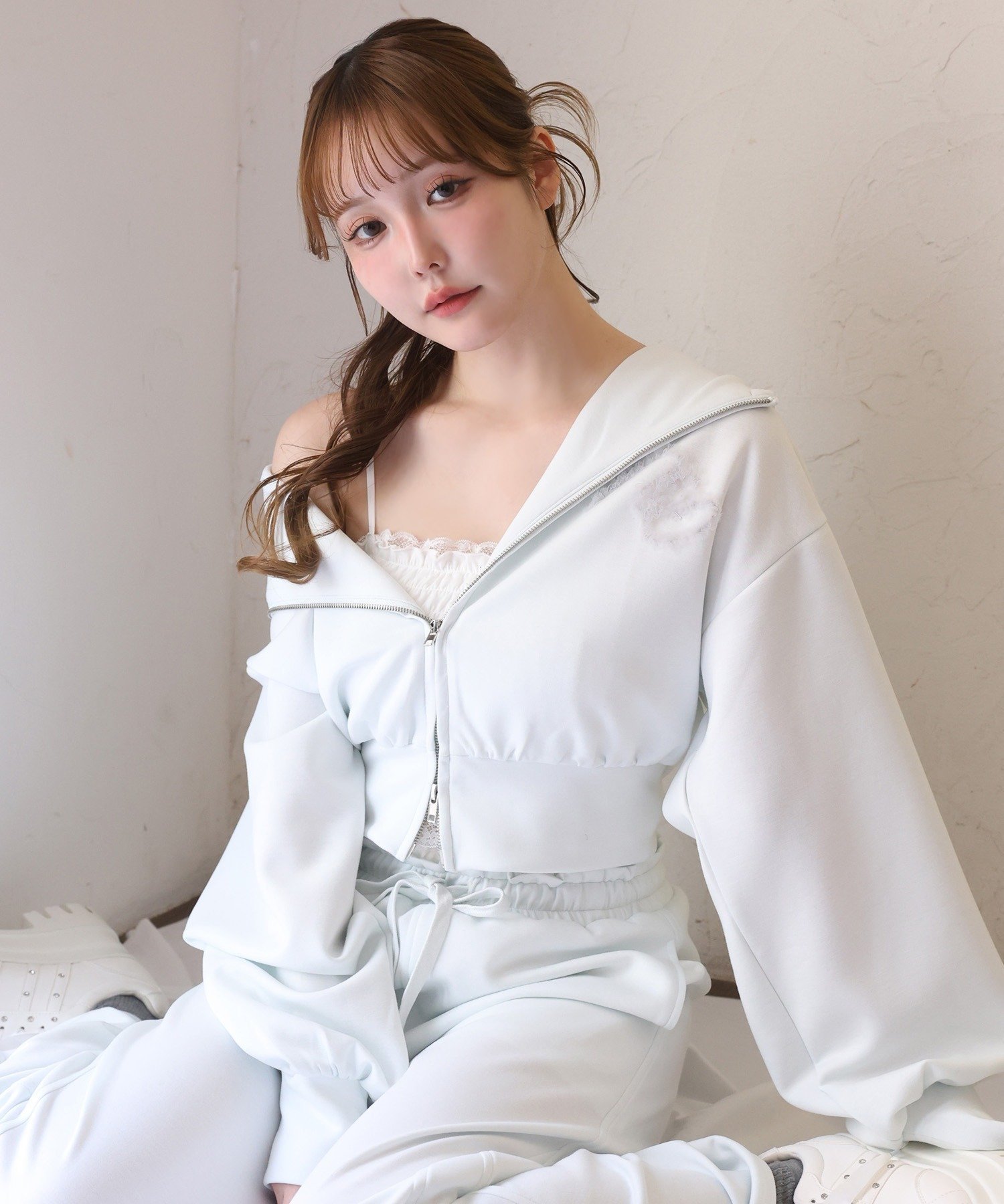 【ナイスクラップ/NICE CLAUP】のチュールロゴパーカー インテリア・キッズ・メンズ・レディースファッション・服の通販 founy(ファニー) ファッション Fashion レディースファッション Fashion for Women トップス・カットソー Cut & Sew Tops レディースパーカー・カジュアルフーディー Casual Hoodies & Sweatshirts 2026年 2026 おすすめ Recommended / Our Picks ガーリー Girly, Feminine Style ジップ Zip, Zipper スリーブ Sleeve, Long Sleeve / Short Sleeve デニム Denim, Jeans Material バランス Balance, Style Balance プリーツ Pleats, Pleated ミニスカート Mini Skirt, Short Skirt ワンポイント One Point, Statement Accent サックスブルー|ID: prp329100004872467 ipo3291000000036339932