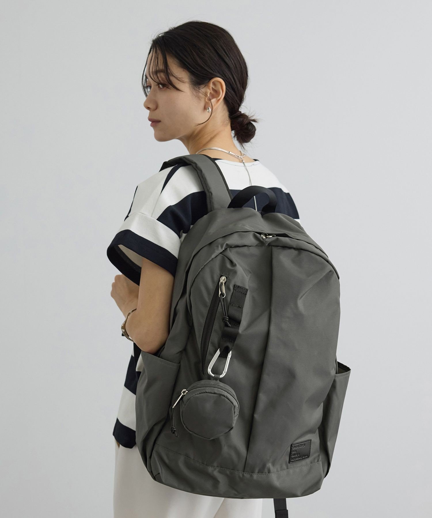 【サロン アダム エ ロペ/SALON adam et rope'】の【WEB限定】ラウンドポーチ エコバッグ付きリュック 人気、トレンドファッション・服の通販 founy(ファニー) 　ファッション　Fashion　レディースファッション　Fashion for Women　ポーチ&ミニバッグ　Pouches & Mini Bags　クッション　Cushion, Throw Pillow　軽量　Lightweight, Ultra Light　サークル　Circle, Round Design　ショルダー　Shoulder, Shoulder Strap　シンプル　Simple, Minimal　チャーム　Charm, Pendant　トレンド　Trend, Trending Now　ポケット　Pocket, Pocket Detail　ポーチ　Pouch, Small Case　ラウンド　Round, Round Neck　リップ　Lip, Lip Motif　リュック　Backpack, Rucksack　ループ　Loop, Loop Knit　おすすめ　Recommended / Our Picks　旅行　Travel　ビジネス 仕事 通勤　Business / Work / Commuting　 other-1|ID: prp329100004875666 ipo3291000000036366640