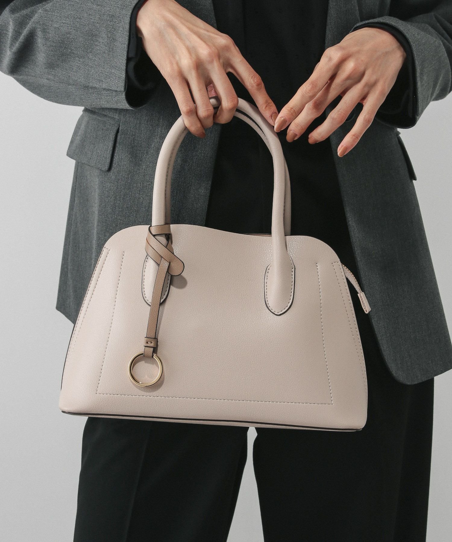 【グローバルワーク/GLOBAL WORK】のスペ軽3ROOM2WAYショルダー/234508 インテリア・キッズ・メンズ・レディースファッション・服の通販 founy(ファニー) ファッション Fashion レディースファッション Fashion for Women オケージョン Occasion Wear ショルダー Shoulder, Shoulder Strap スマホ Smartphone, Mobile Device セレモニー Ceremony チャーム Charm, Pendant フェイクレザー Faux Leather, PU Leather フォルム Silhouette, Form ボストン Boston ポケット Pocket, Pocket Detail エレガント 上品 Elegant 軽量 Lightweight, Ultra Light ビジネス 仕事 通勤 Business / Work / Commuting アイボリー*ベージュ07|ID: prp329100004875700 ipo3291000000036366858