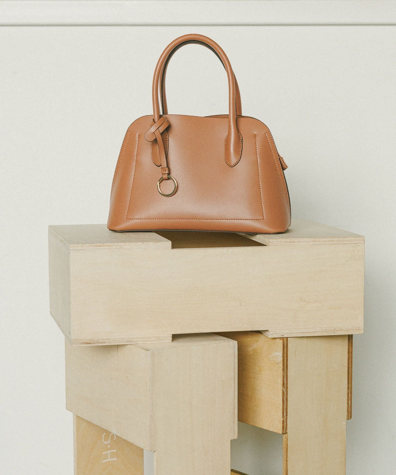 【グローバルワーク/GLOBAL WORK】のスペ軽3ROOM2WAYショルダー/234508 インテリア・キッズ・メンズ・レディースファッション・服の通販 founy(ファニー) ファッション Fashion レディースファッション Fashion for Women オケージョン Occasion Wear ショルダー Shoulder, Shoulder Strap スマホ Smartphone, Mobile Device セレモニー Ceremony チャーム Charm, Pendant フェイクレザー Faux Leather, PU Leather フォルム Silhouette, Form ボストン Boston ポケット Pocket, Pocket Detail エレガント 上品 Elegant 軽量 Lightweight, Ultra Light ビジネス 仕事 通勤 Business / Work / Commuting ブラウン58|ID: prp329100004875700 ipo3291000000036366868