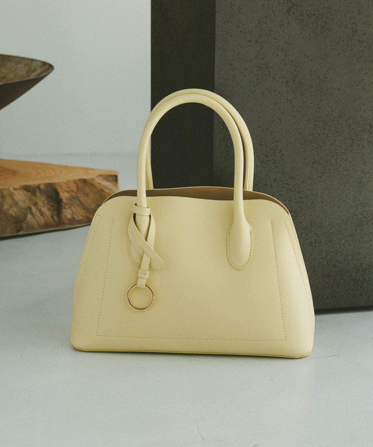 【グローバルワーク/GLOBAL WORK】のスペ軽3ROOM2WAYショルダー/234508 インテリア・キッズ・メンズ・レディースファッション・服の通販 founy(ファニー) ファッション Fashion レディースファッション Fashion for Women オケージョン Occasion Wear ショルダー Shoulder, Shoulder Strap スマホ Smartphone, Mobile Device セレモニー Ceremony チャーム Charm, Pendant フェイクレザー Faux Leather, PU Leather フォルム Silhouette, Form ボストン Boston ポケット Pocket, Pocket Detail エレガント 上品 Elegant 軽量 Lightweight, Ultra Light ビジネス 仕事 通勤 Business / Work / Commuting ライトイエロー62|ID: prp329100004875700 ipo3291000000036366871