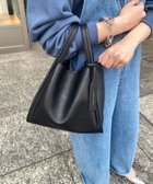 【ドゥドゥ/DouDou】の【ベストセラーアイテム】ミニショルダー付ソフトレザー調ミニバッグ 人気、トレンドファッション・服の通販 founy(ファニー) ファッション Fashion レディースファッション Fashion for Women アウター Coat / Outerwear Collection トップス・カットソー Cut & Sew Tops ベスト&ジレ / 重ね着スタイル Vests & Gilets バッグ Bags ショルダー Shoulder, Shoulder Strap シンプル Simple, Minimal スマート Smart, Elegant フィット Fit, Slim Fit リアル Real, Realistic A/W・秋冬 Autumn/Winter 冬 Winter / This Winter 再入荷 Restock / Back in Stock 2024年 2024 2024-2025秋冬・A/W Autumn/Winter 2024–25 AW24–25 thumbnail ブラック|ID: prp329100004875706 ipo3291000000036366913