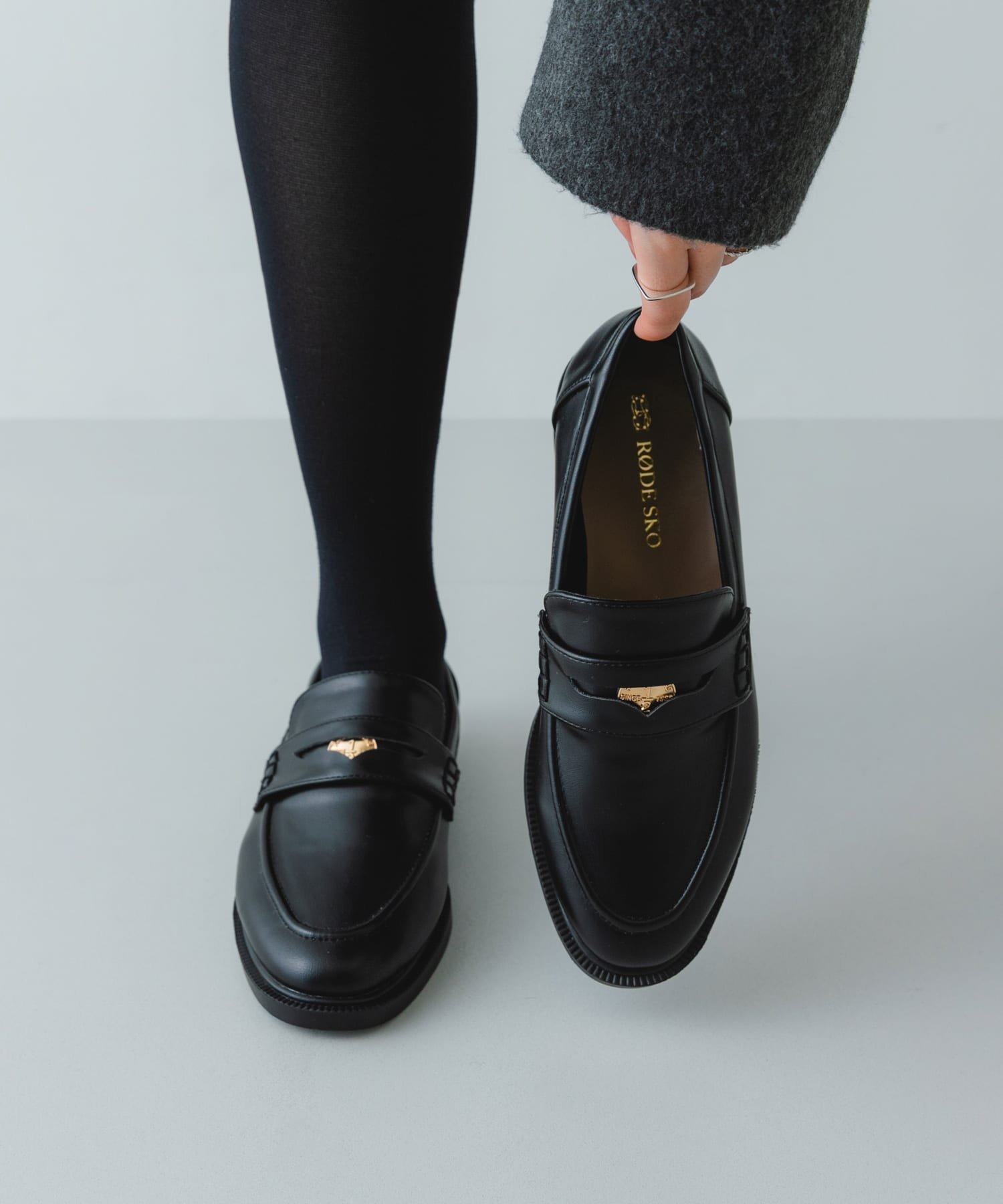 【ロデスコ/RODE SKO / URBAN RESEARCH】のコインローファー インテリア・キッズ・メンズ・レディースファッション・服の通販 founy(ファニー) 　ファッション　Fashion　レディースファッション　Fashion for Women　2025年　2025　2025-2026秋冬・A/W　Autumn/Winter 2025–26 AW25–26　冬　Winter / This Winter　クラシカル　Classical, Vintage-Inspired　コイン　Coin, Coin Design　ソックス　Socks, Hosiery　デニム　Denim, Jeans Material　フォルム　Silhouette, Form　モチーフ　Motif, Design Theme　エレガント 上品　Elegant　厚底　Platform Shoes　A/W・秋冬　Autumn/Winter　ビジネス 仕事 通勤　Business / Work / Commuting　ブラック|ID: prp329100004875757 ipo3291000000036367210