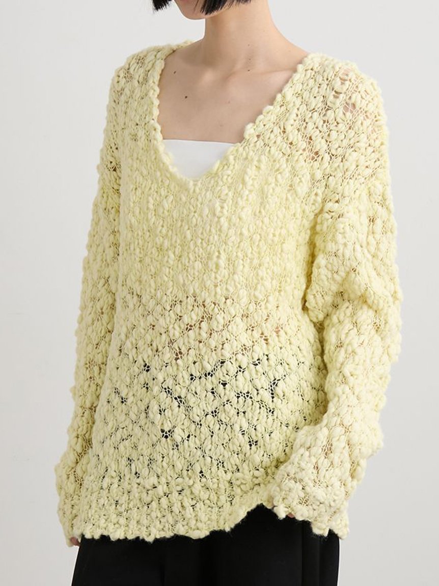 【ミースロエ/MIESROHE】のオーバーサイズVネックチャンキーニット インテリア・キッズ・メンズ・レディースファッション・服の通販 founy(ファニー) 　雑誌掲載アイテム　Magazine Picks & Fashion Features　ファッション雑誌　Fashion Magazines　クラッシィ　CLASSY.　ファッション　Fashion　レディースファッション　Fashion for Women　トップス・カットソー　Cut & Sew Tops　ニット　Knit Tops & Sweaters　Vネックトップス　V-Neck Tops / V-Cut Neckline Shirts　2月号　February Issue, Feb. Edition　スマート　Smart, Elegant　春　Spring　雑誌　Magazine, Fashion Magazine　YEL[032]|ID: prp329100004875892 ipo3291000000036368107