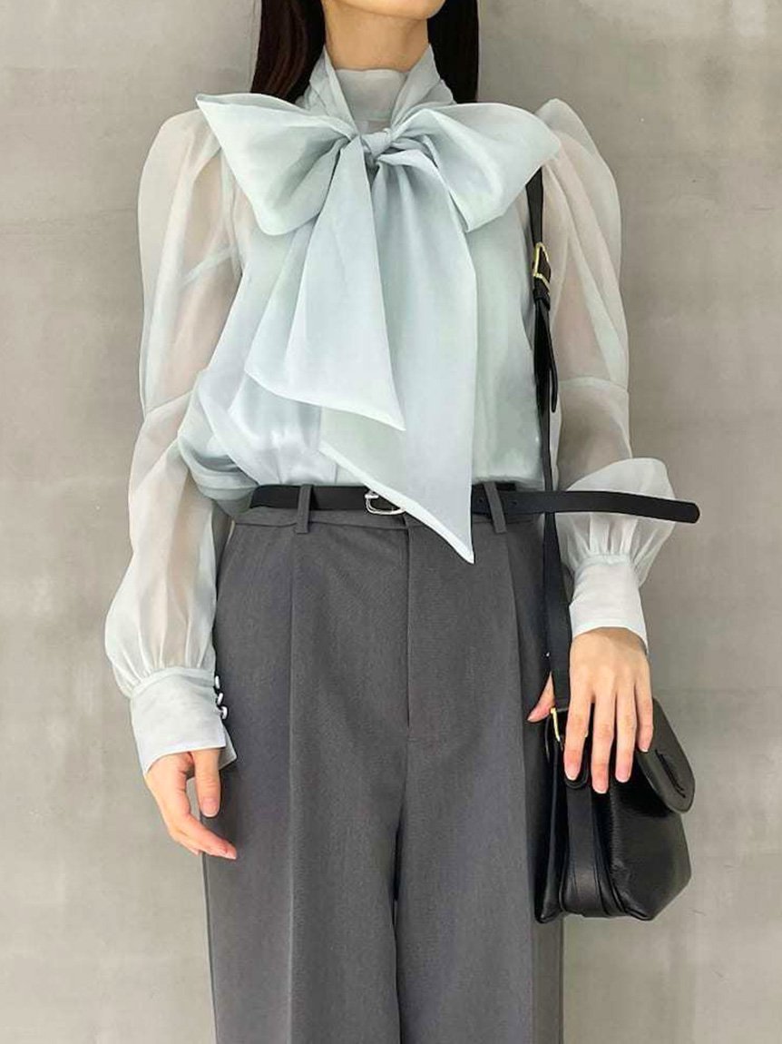 【リリーブラウン/Lily Brown】のビックボウタイブラウス インテリア・キッズ・メンズ・レディースファッション・服の通販 founy(ファニー) 　雑誌掲載アイテム　Magazine Picks & Fashion Features　ファッション雑誌　Fashion Magazines　ノンノ　non-no　キャンキャン　CanCam　ファッション　Fashion　レディースファッション　Fashion for Women　トップス・カットソー　Cut & Sew Tops　シャツ・ブラウス・オフィスカジュアル　Elegant Blouses & Button-Ups　1月号　January Issue　インナー　Innerwear　オーガンジー　Organza Fabric　キャミソール　Camisole, Spaghetti Strap Top　クラシカル　Classical, Vintage-Inspired　今季　This Season, Current Season　3月号　March Issue　スマート　Smart, Elegant　スリーブ　Sleeve, Long Sleeve / Short Sleeve　雑誌　Magazine, Fashion Magazine　レース　Lace, Lace Fabric　MNT[021]|ID: prp329100004875921 ipo3291000000036368316